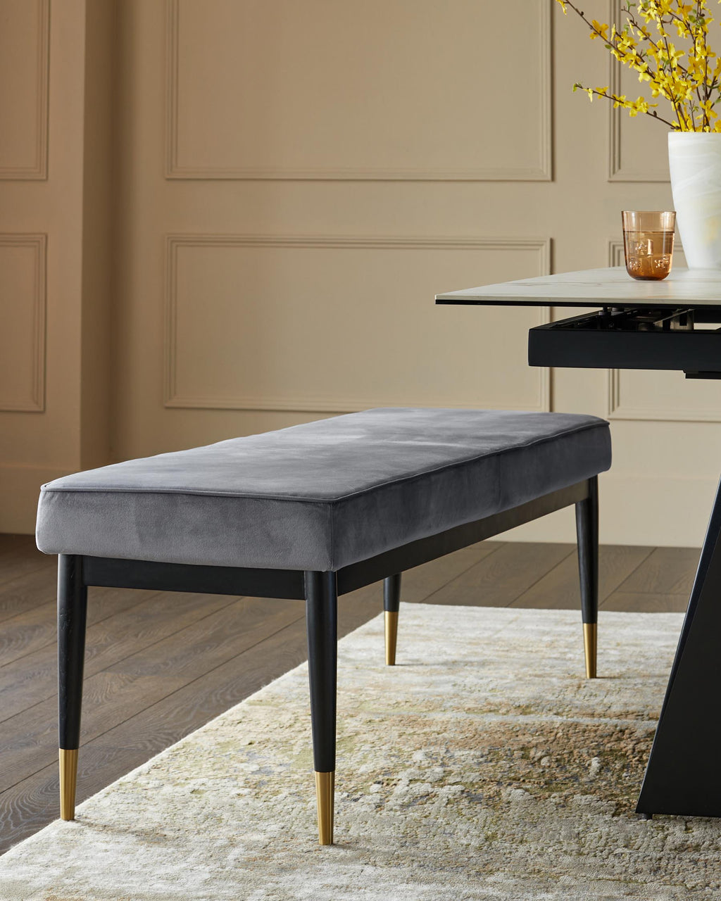 Banc Clover en velours gris foncé sans dossier