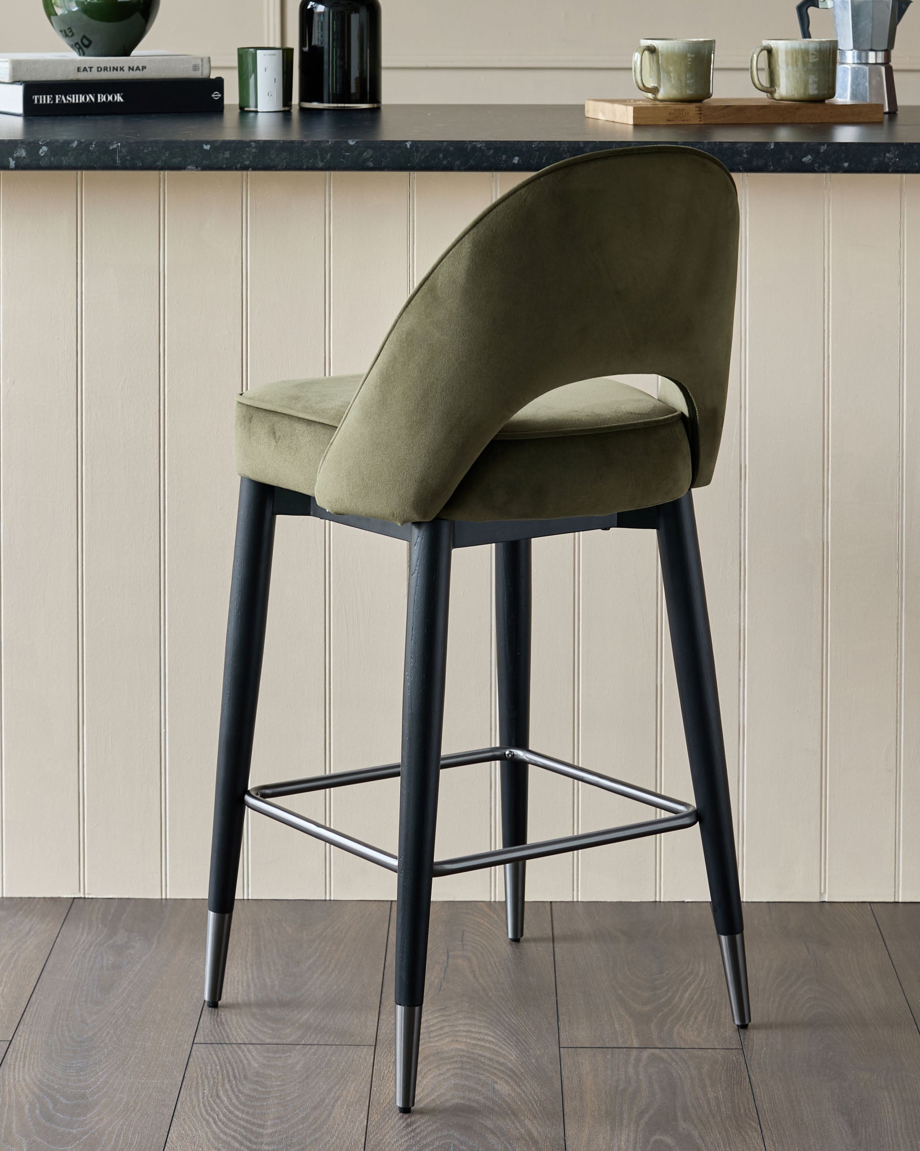 Tabouret de bar Clover en velours vert olive
