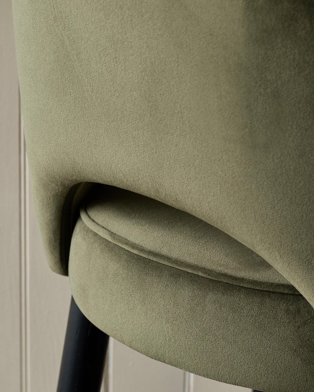 Tabouret de bar Clover en velours vert olive