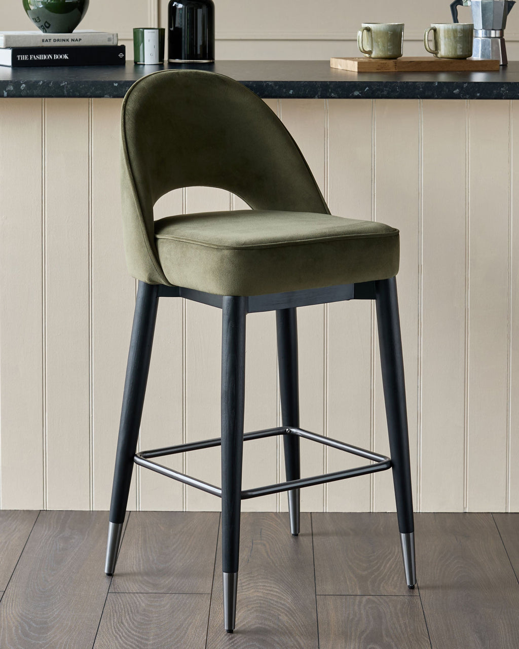 Tabouret de bar Clover en velours vert olive