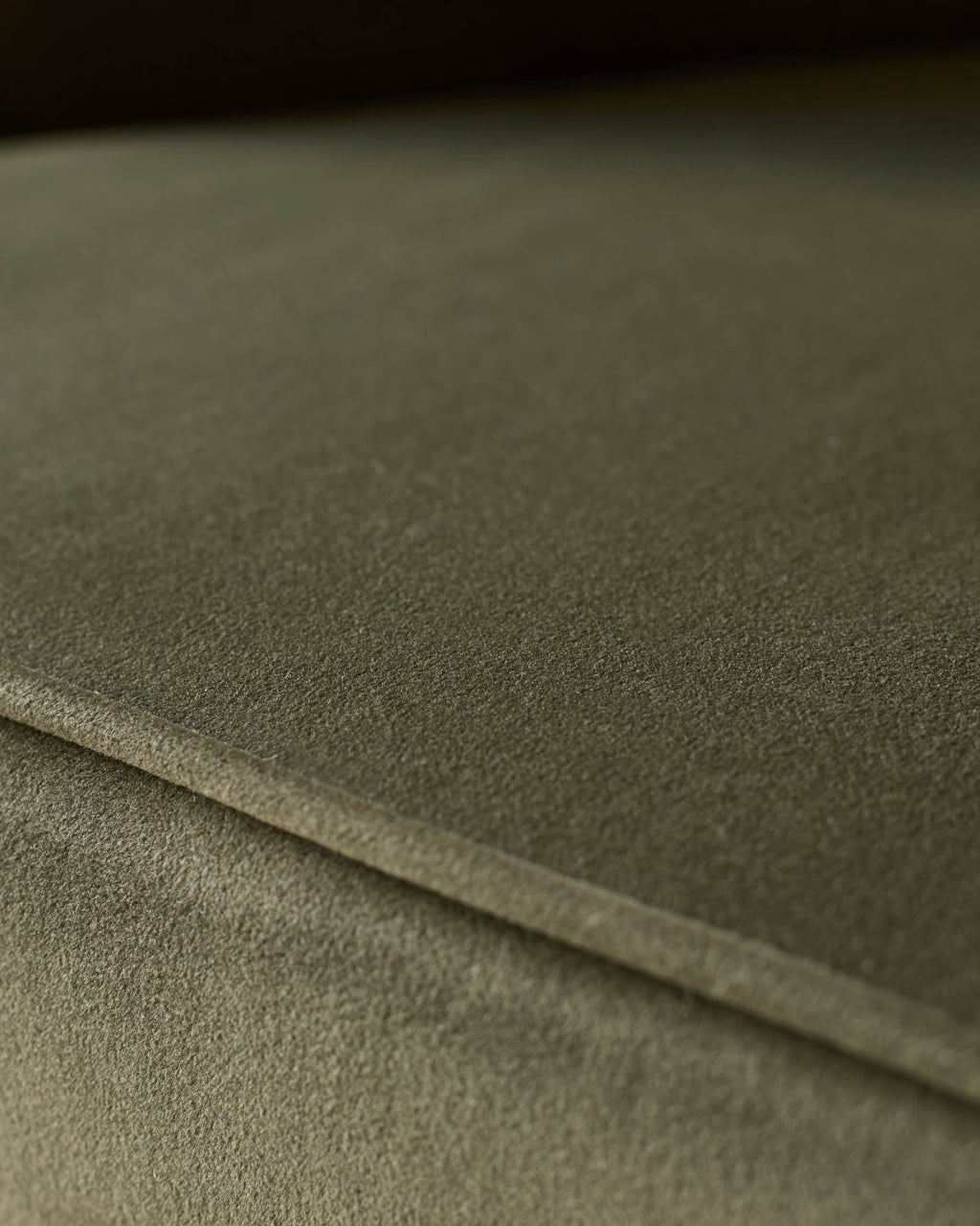 Banc de salle à manger Clover en velours vert olive avec dossier