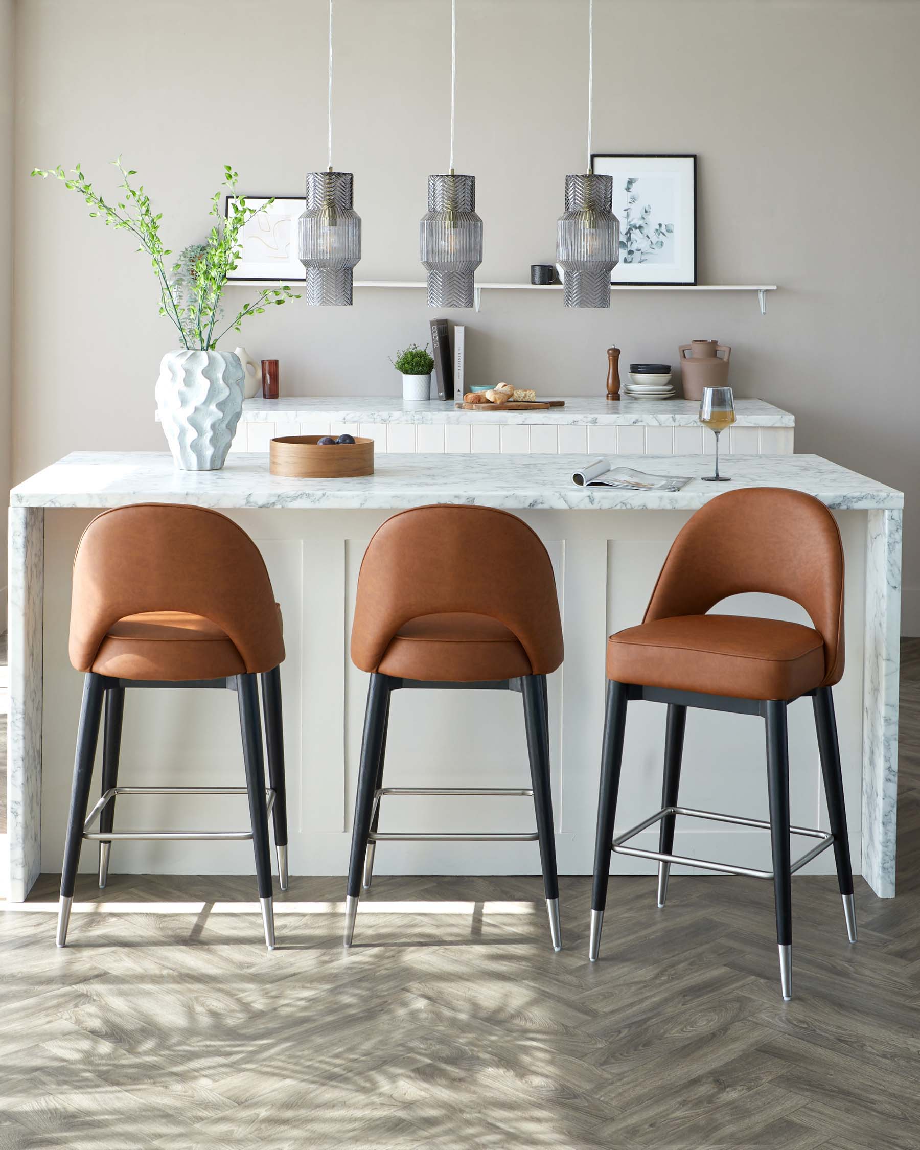 Tabouret de bar Clover Tan en similicuir.