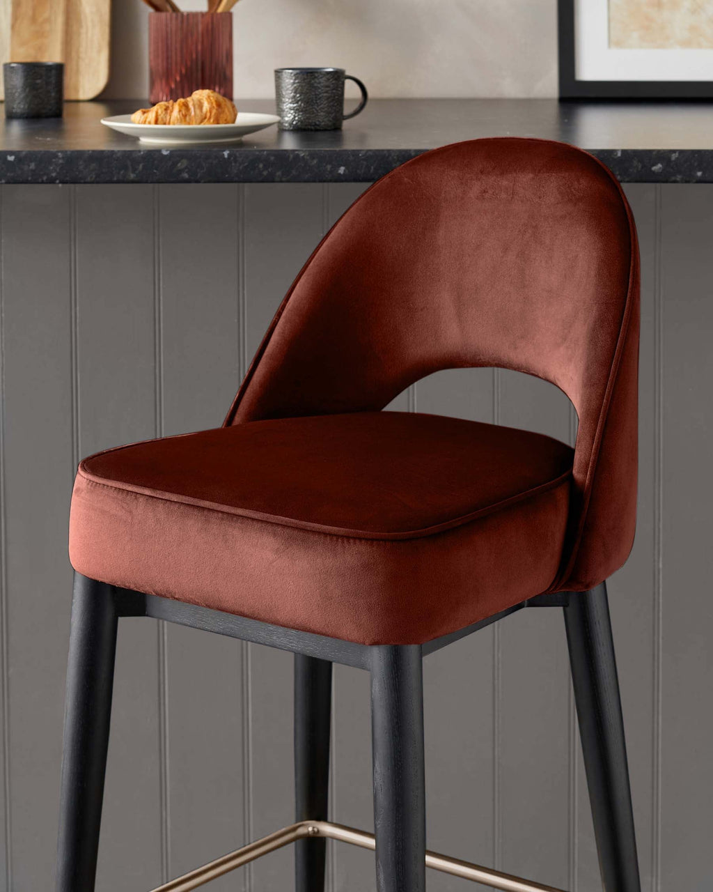 Tabouret de bar en velours rouge caramel Clover