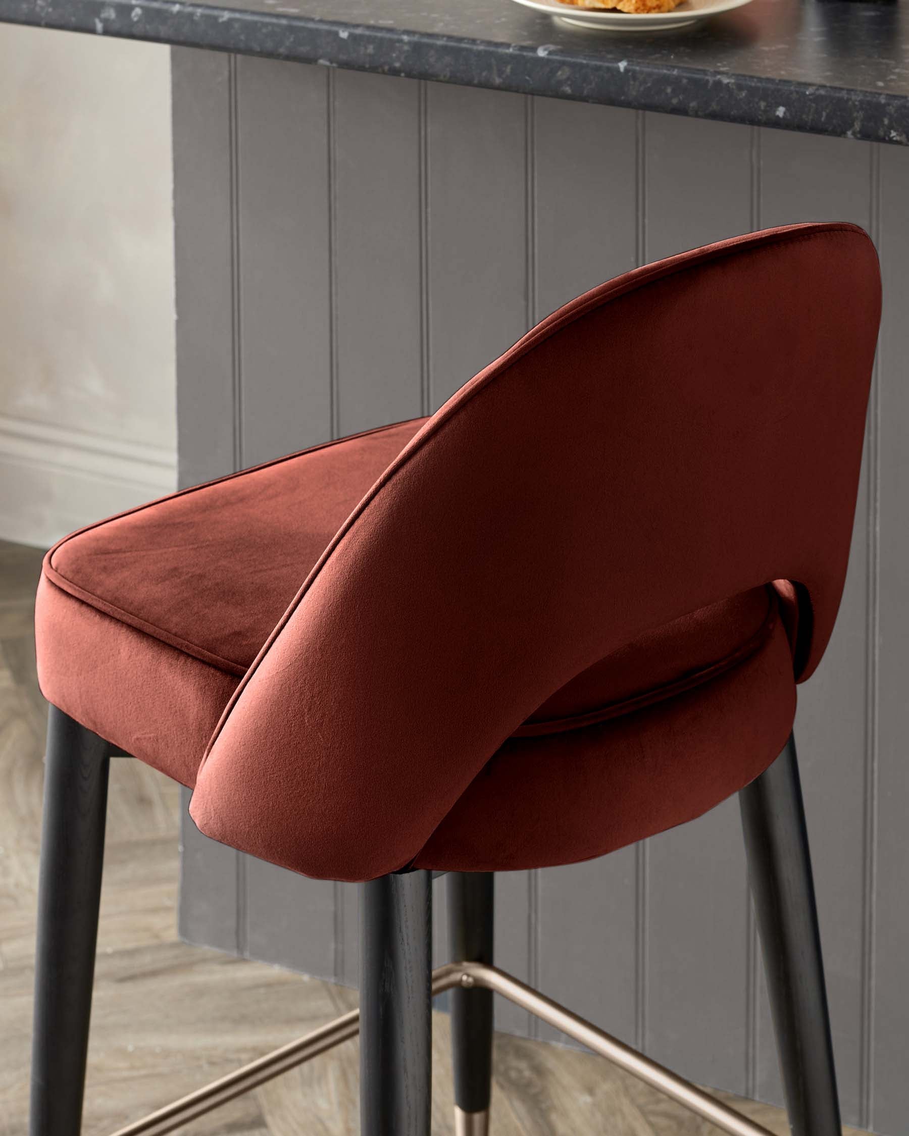 Tabouret de bar en velours rouge caramel Clover