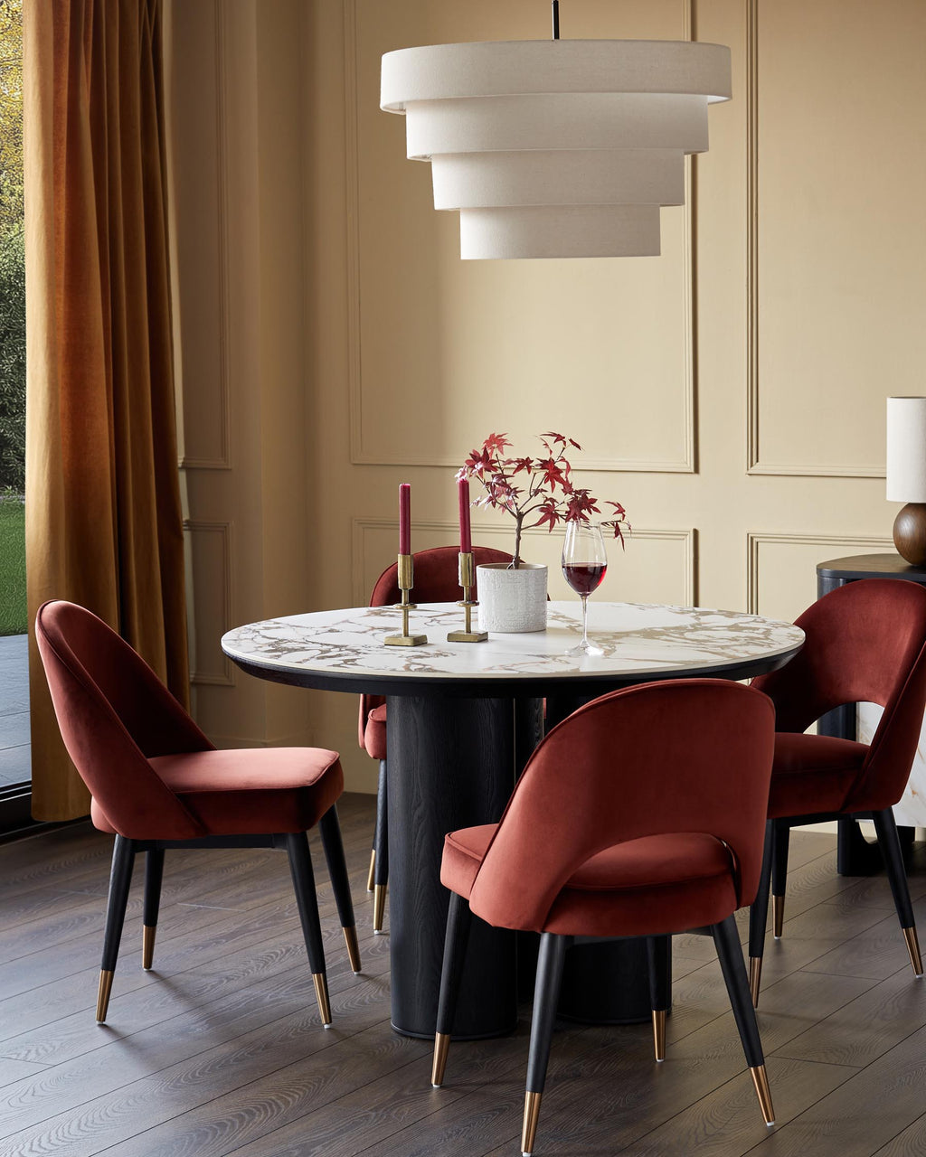 Chaise de salle à manger en velours rouge caramel Clover