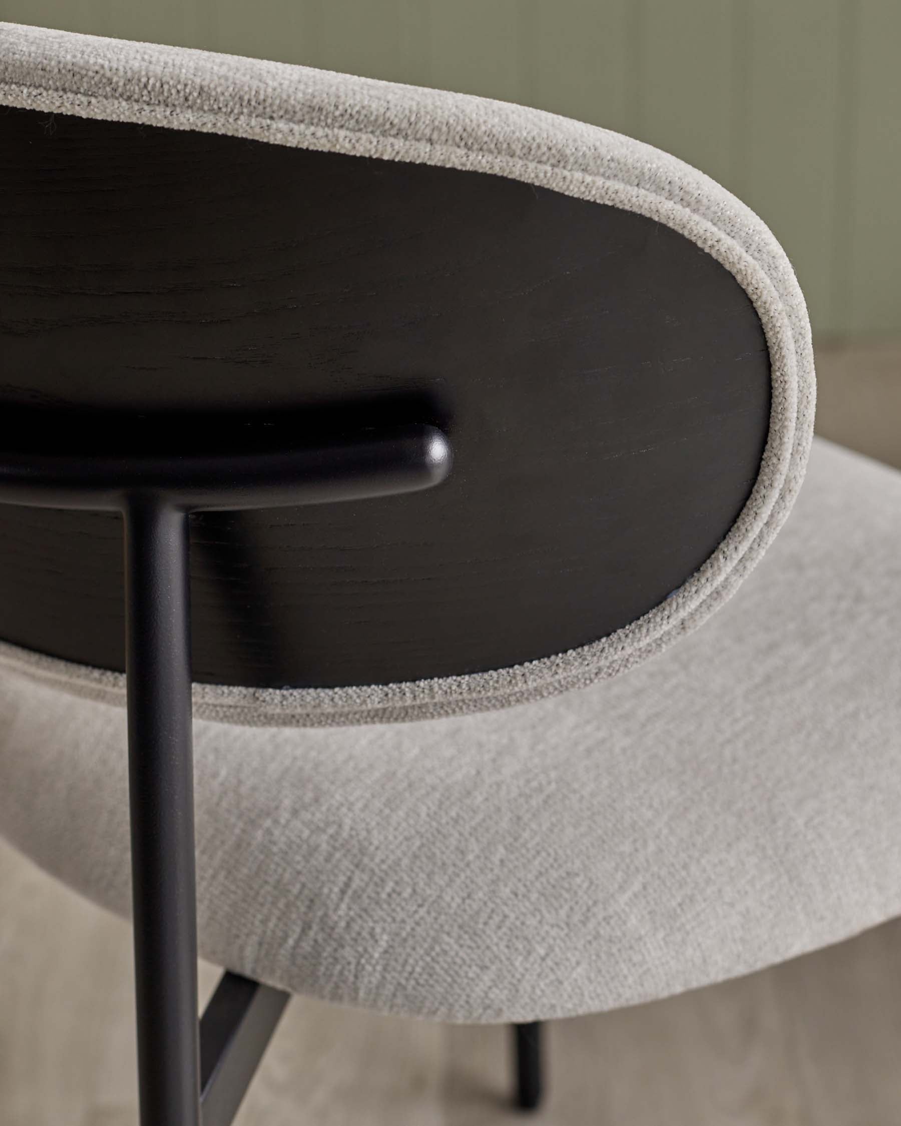 Ensemble table Riley 8 places et 8 chaises de salle à manger Cree