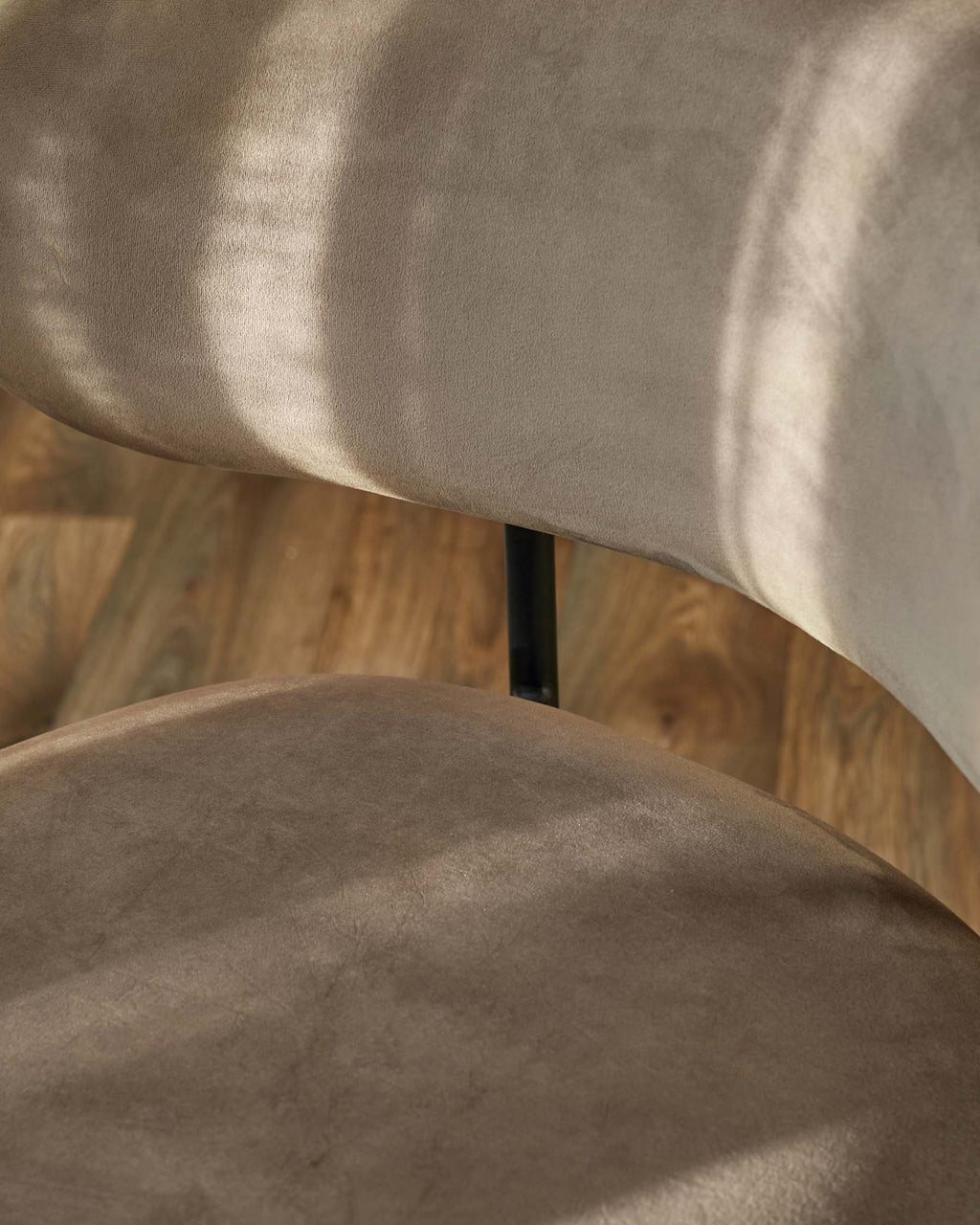 Chaise de salle à manger Cree en velours moka