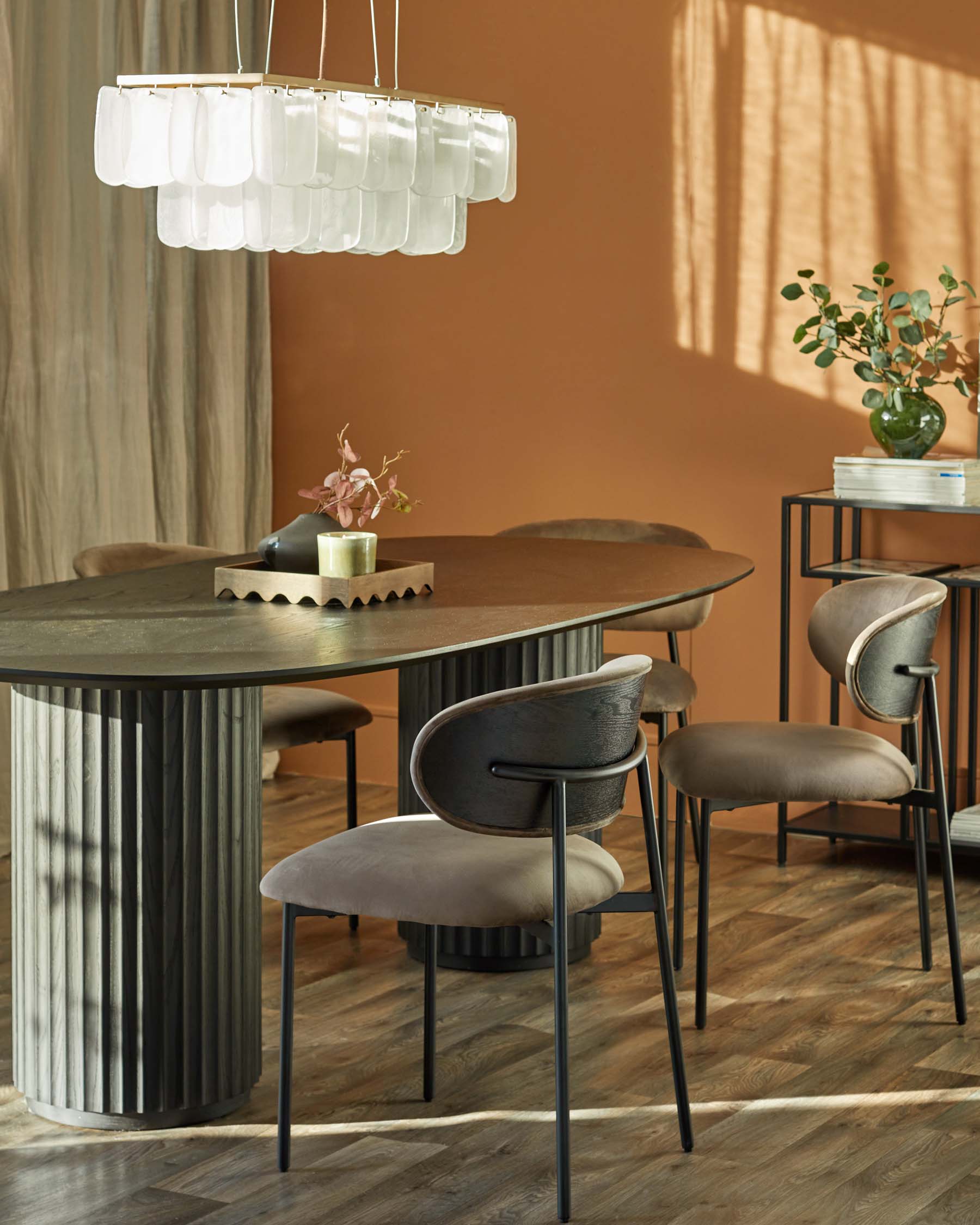 Chaise de salle à manger Cree en velours moka