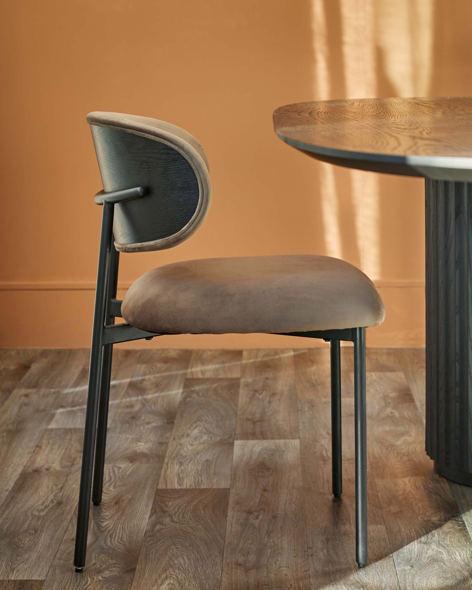 Chaise de salle à manger Cree en velours moka