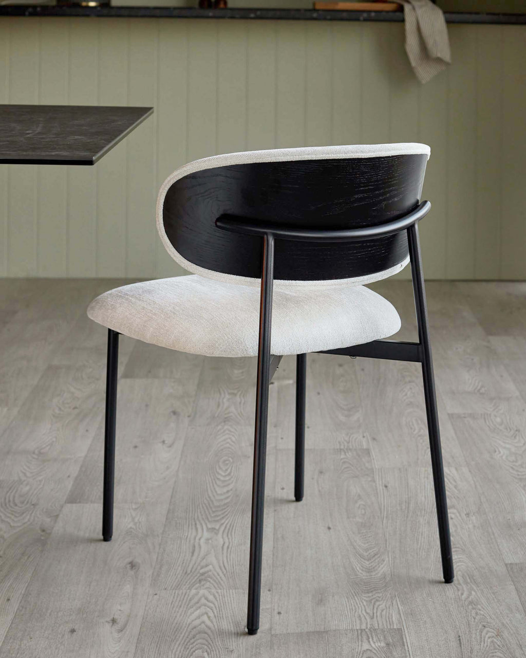 Chaise de salle à manger en chenille crème Cree