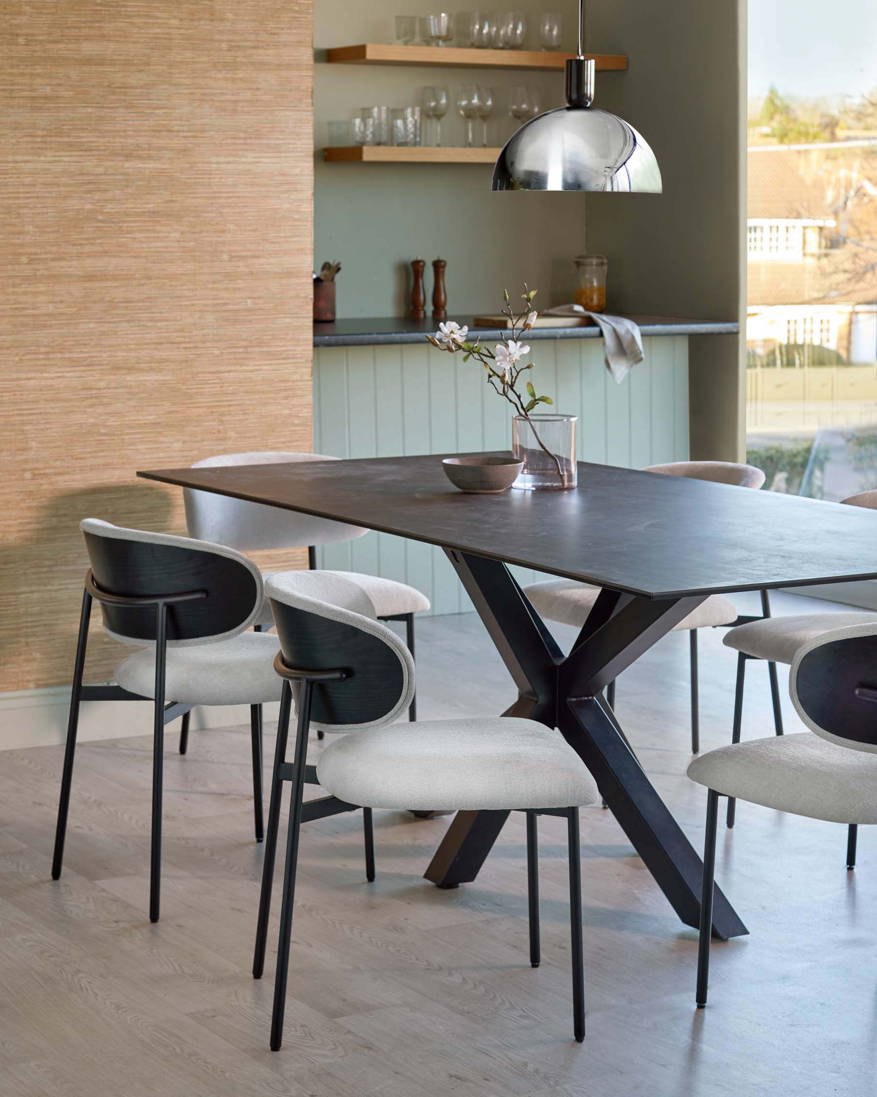 Chaise de salle à manger en chenille crème Cree