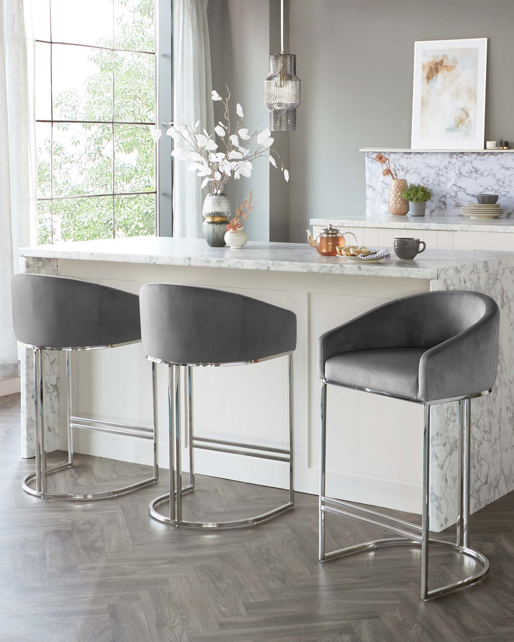 Tabouret de bar Dakota en velours gris foncé et acier inoxydable