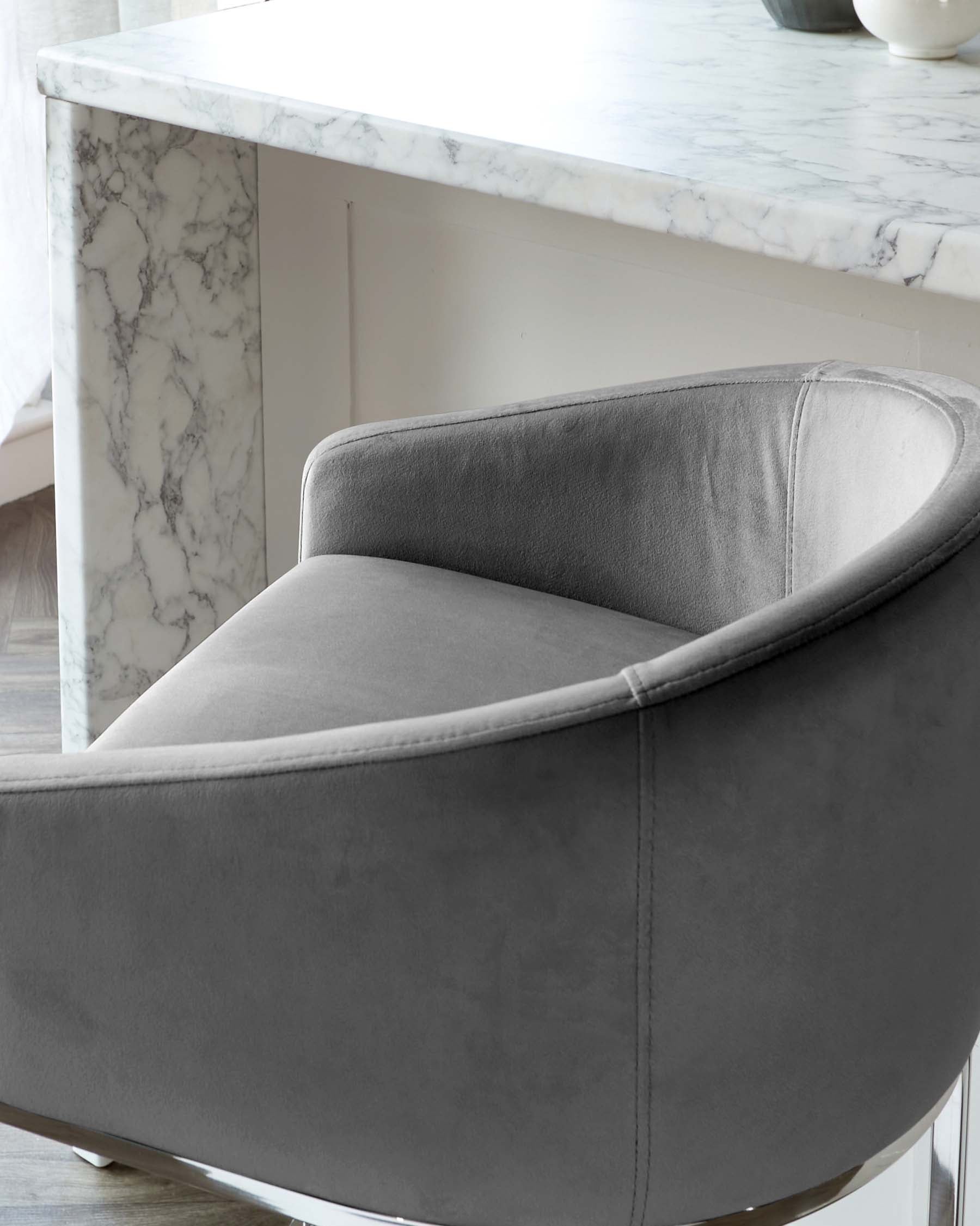 Tabouret de bar Dakota en velours gris foncé et acier inoxydable