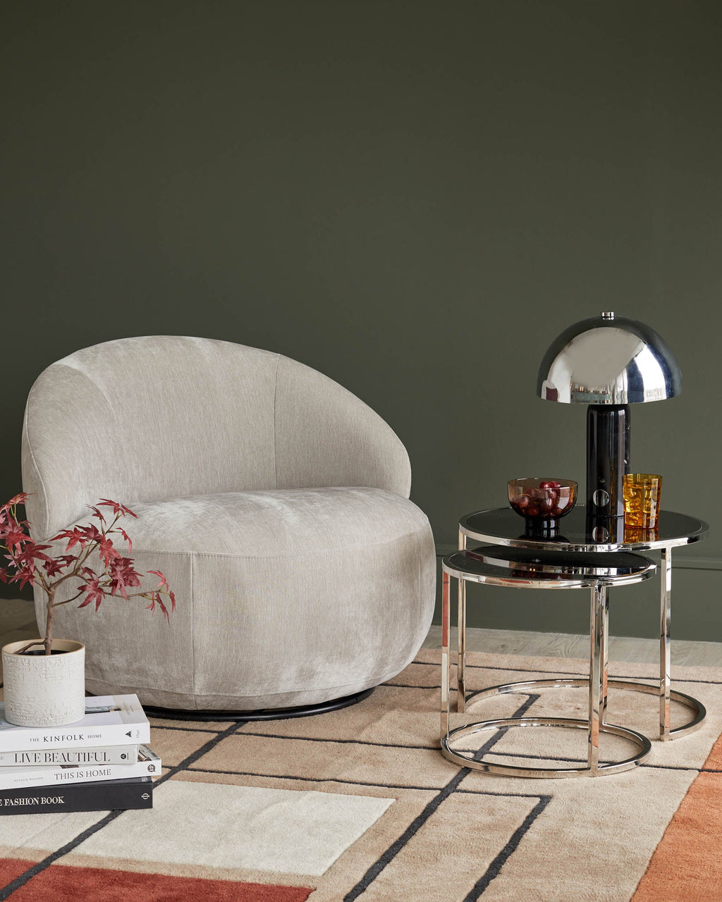 Fauteuil pivotant Daphne en tissu gris clair