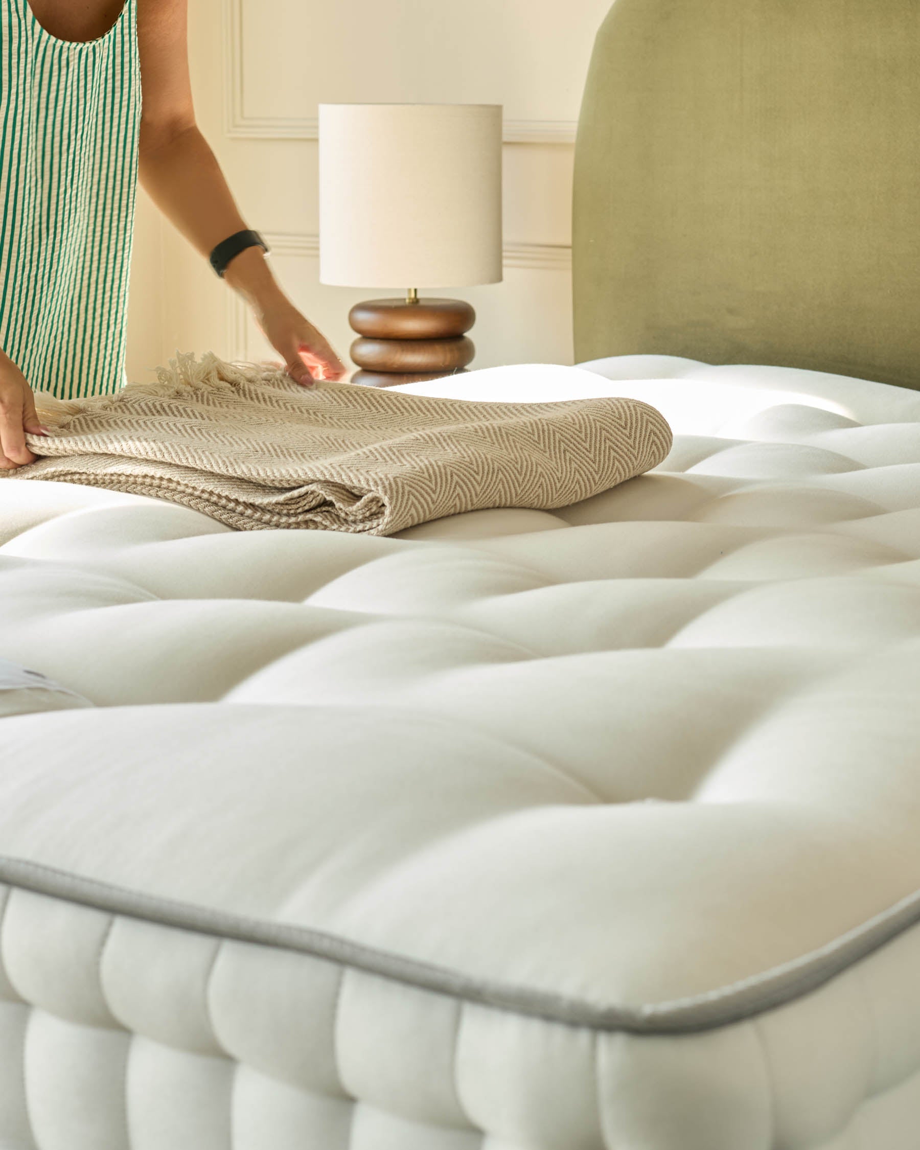 Matelas Deluxe Comfort 2000 ressorts ensachés, format double moyen