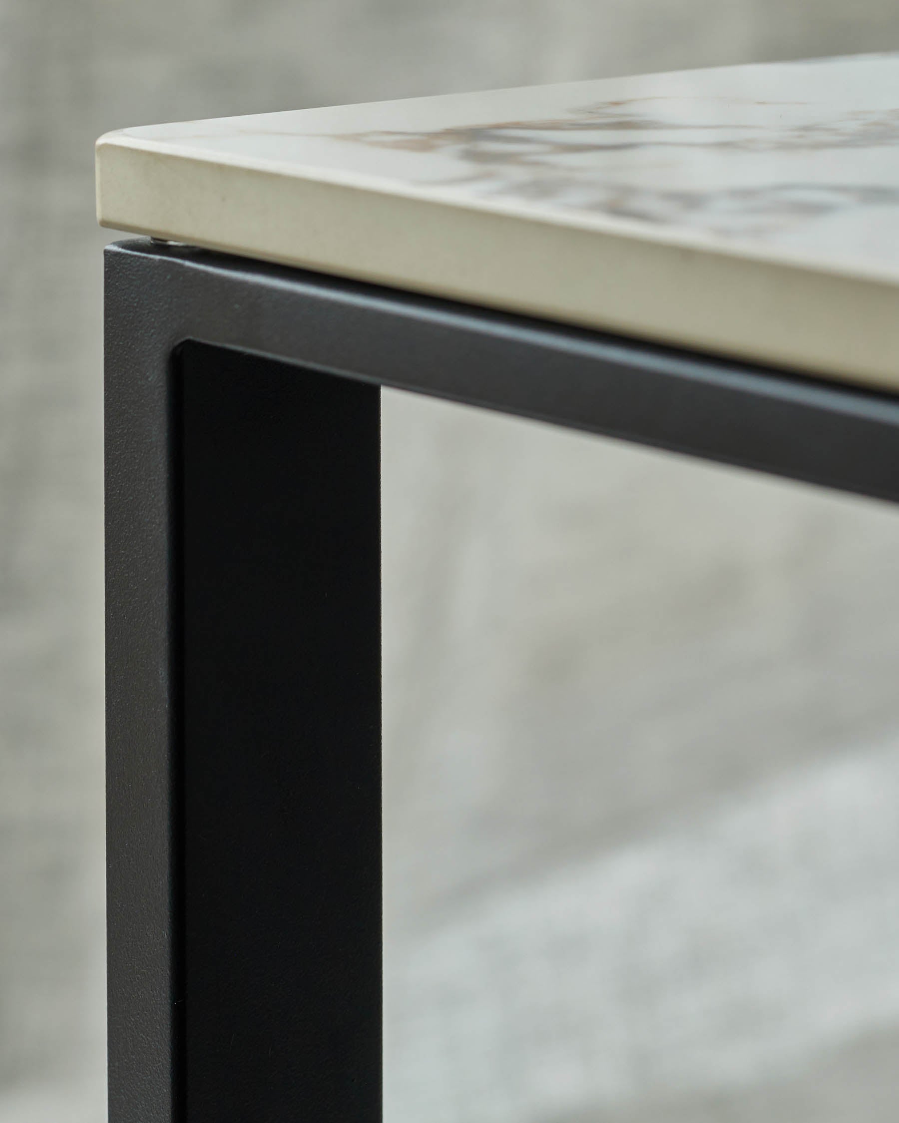 Table d'appoint en céramique Calacatta blanche Demi