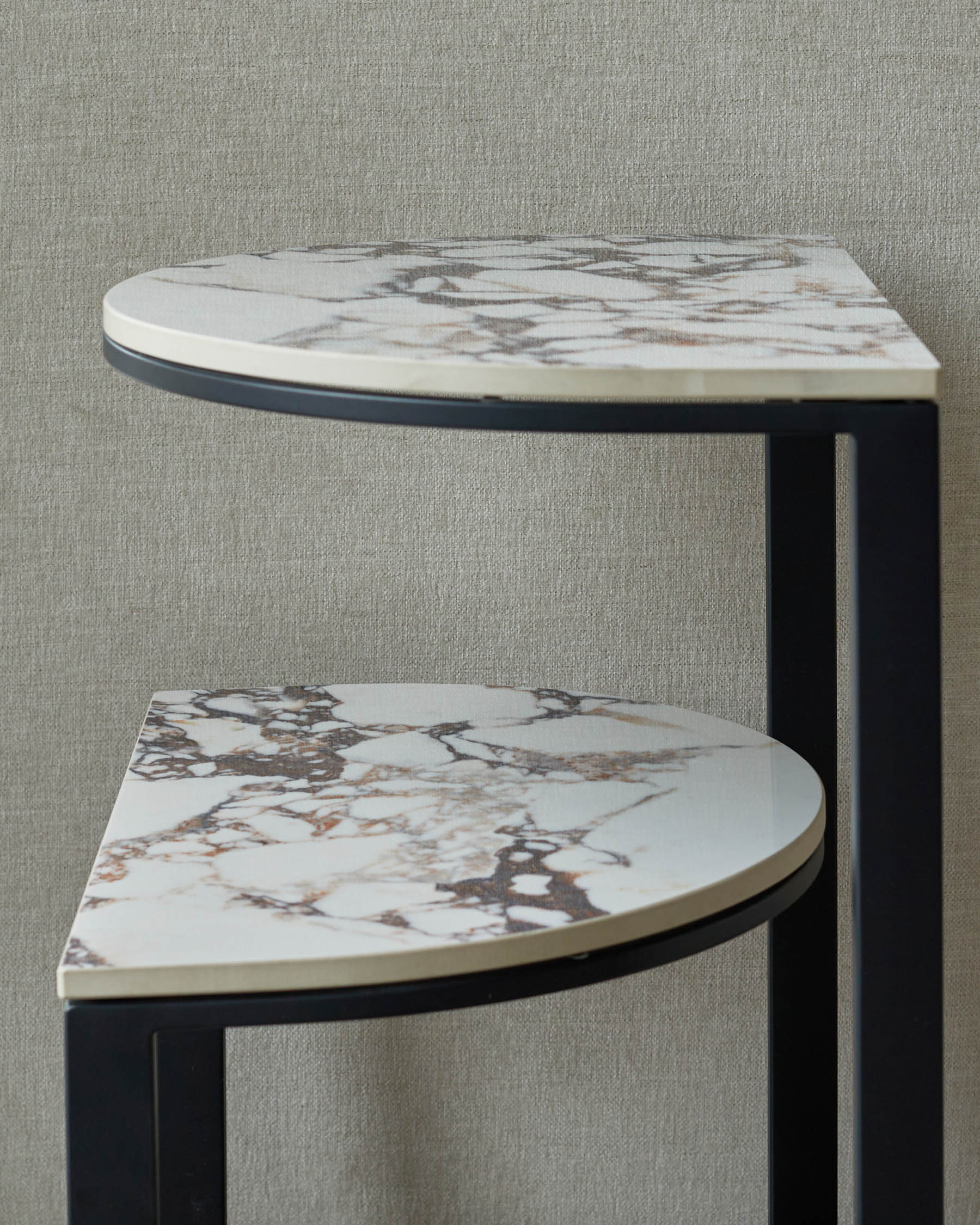 Table d'appoint en céramique Calacatta blanche Demi