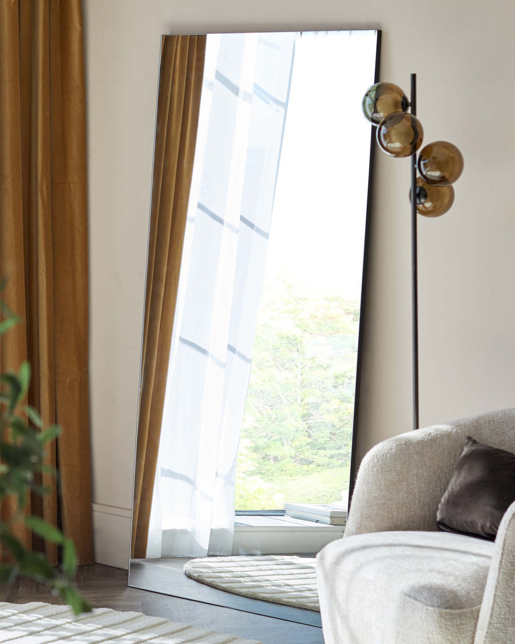 Miroir sur pied Devin grand format, noir