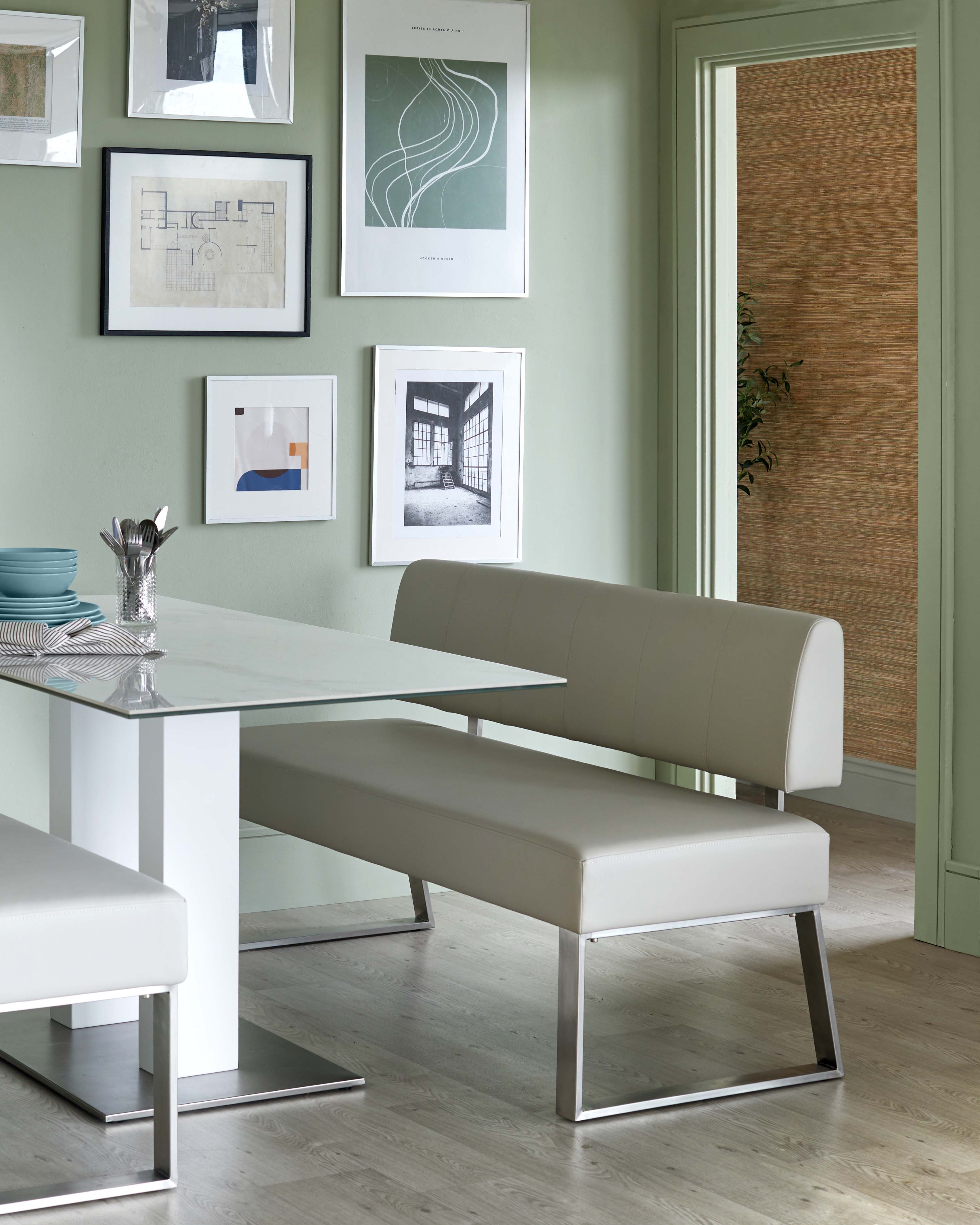 Banquette 3 places Dover en similicuir gris clair avec dossier