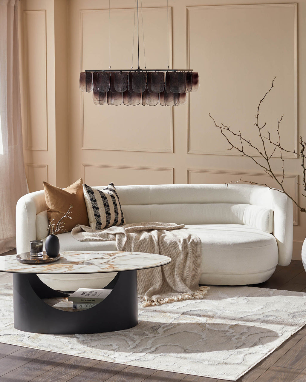 Tapis Eden argenté doux texturé, de taille moyenne