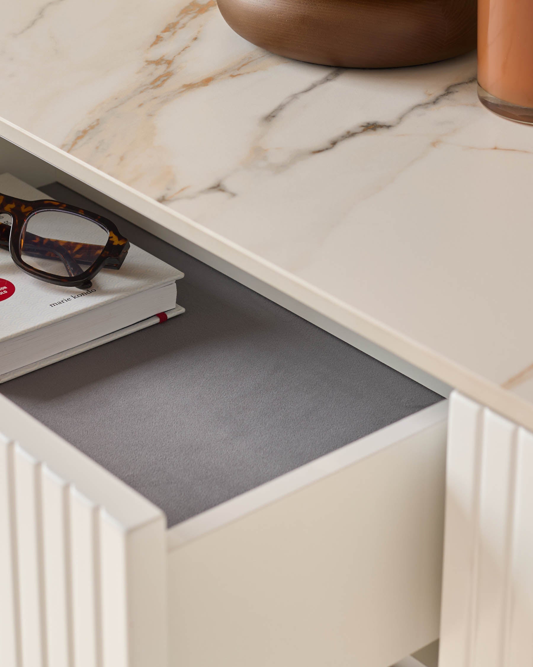 Buffet Edie en céramique naturelle grand format