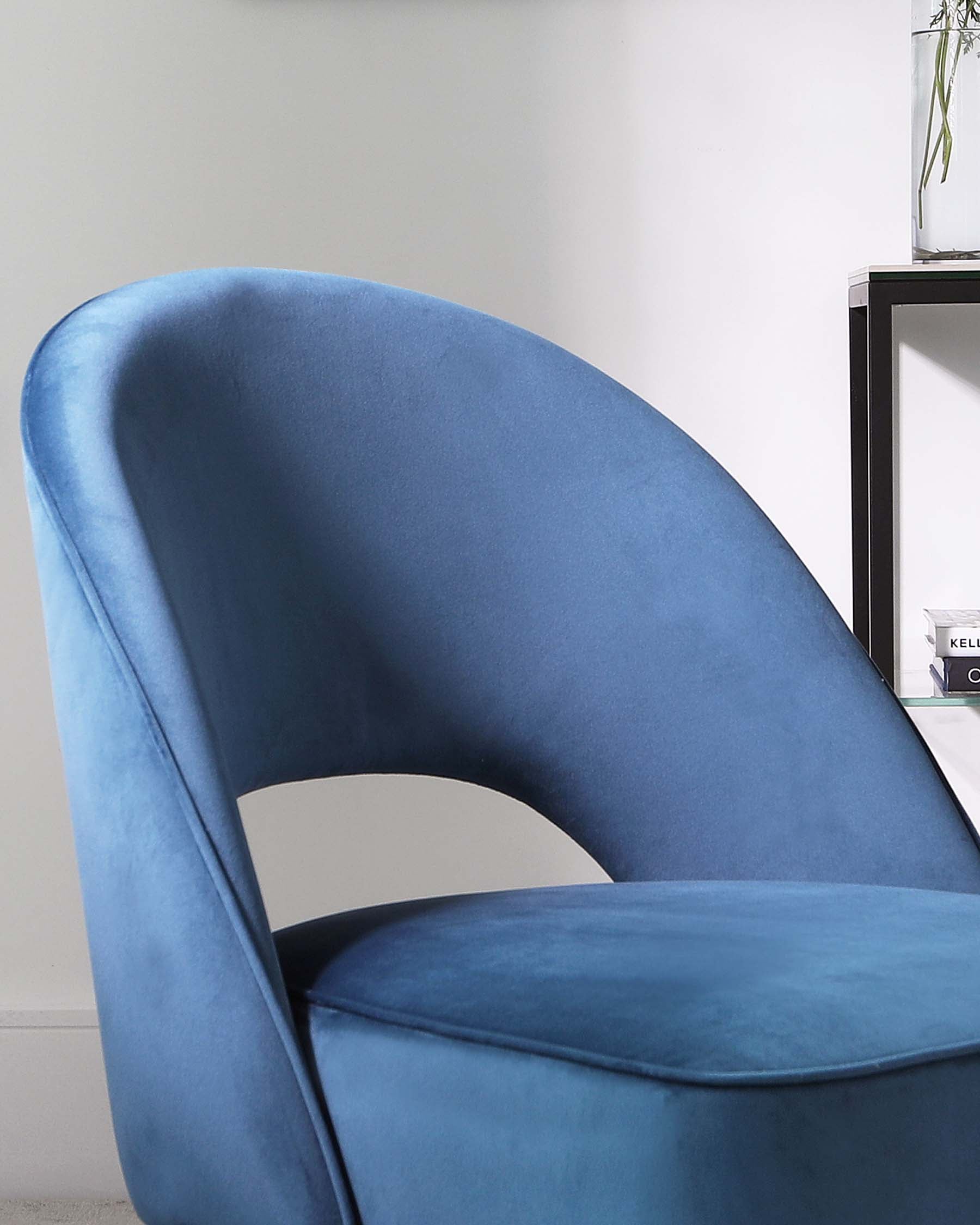 Fauteuil d'appoint Clover Cantilever en velours bleu foncé