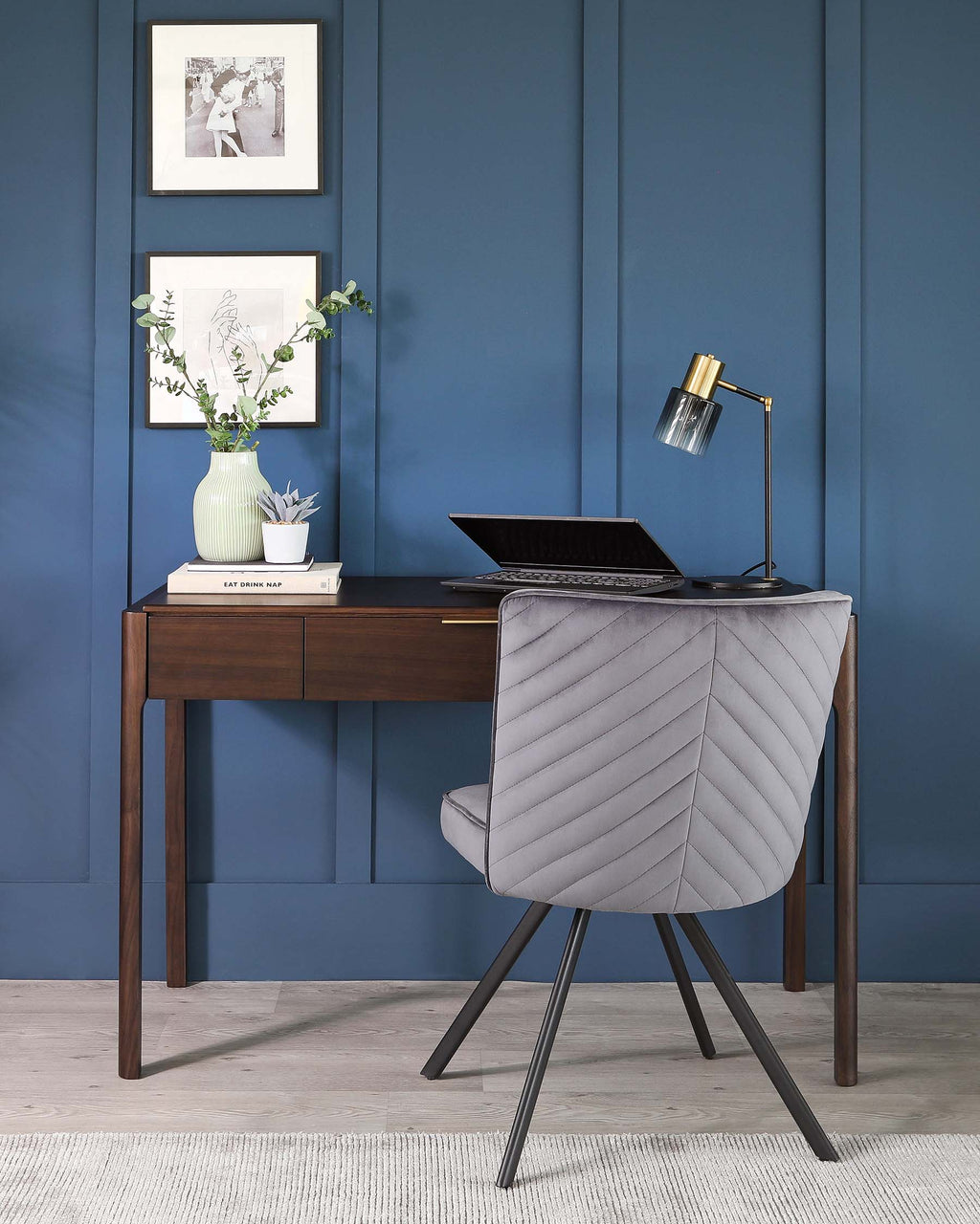 Fauteuil pivotant Serena en velours gris foncé