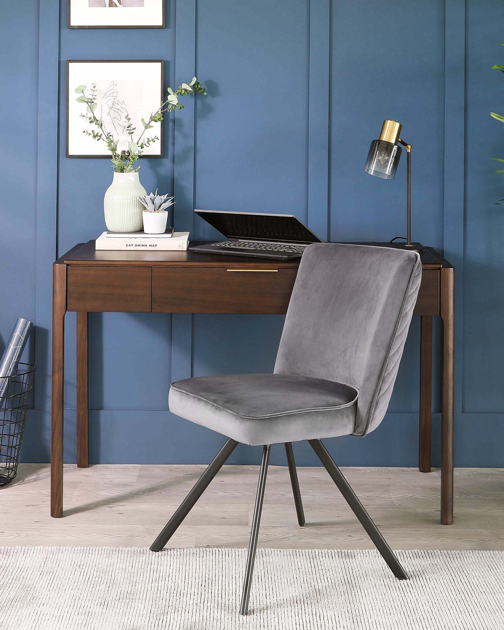 Fauteuil pivotant Serena en velours gris foncé