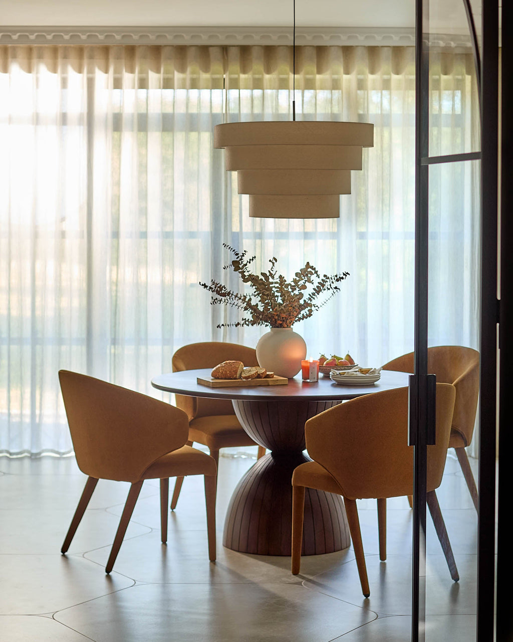 Table à manger 4 places Malin en bois foncé