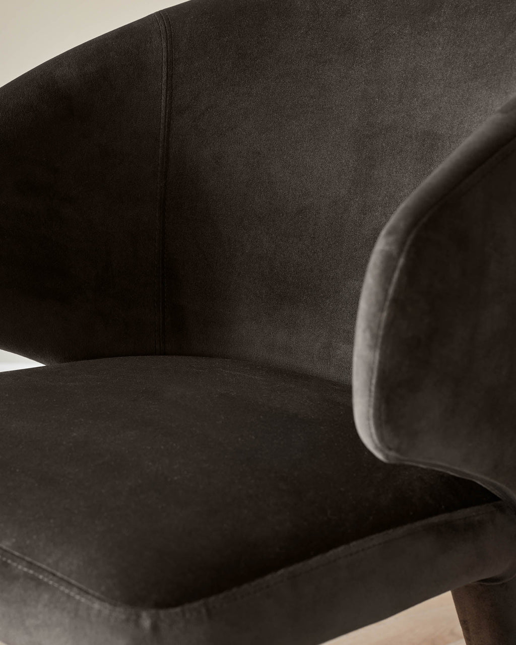 Chaise de salle à manger Ethan en velours moka foncé