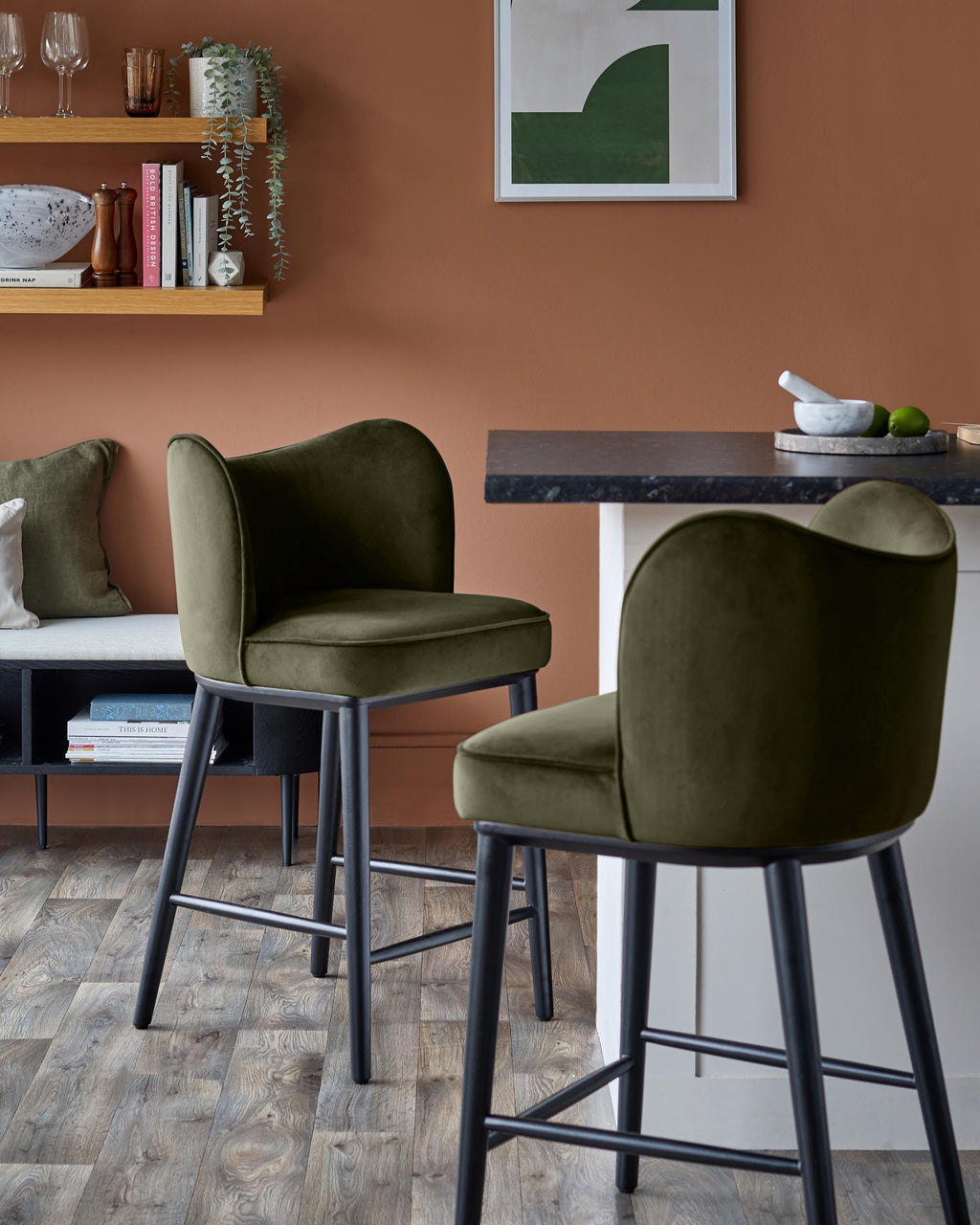 Tabouret de bar Evelyn en velours vert olive