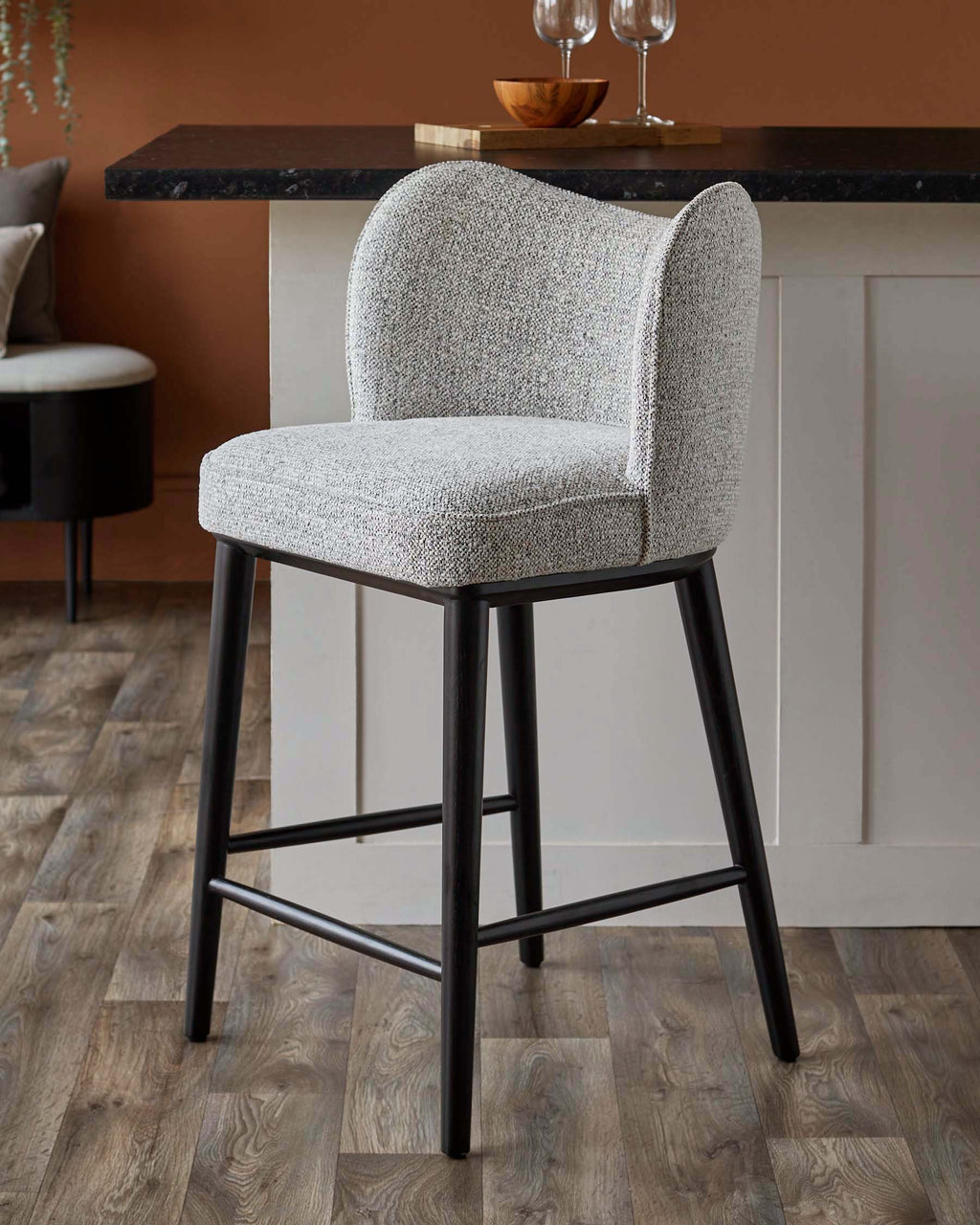 Tabouret de bar Evelyn en tissu gris sel et poivre