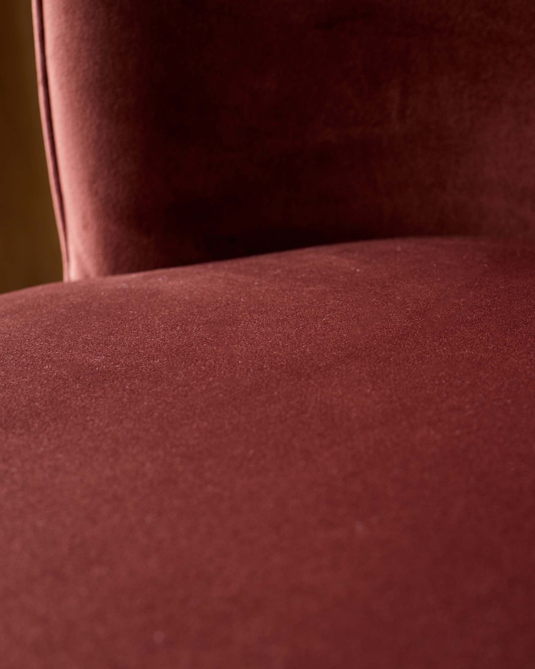 Chaise de salle à manger Evelyn en velours rouge caramel