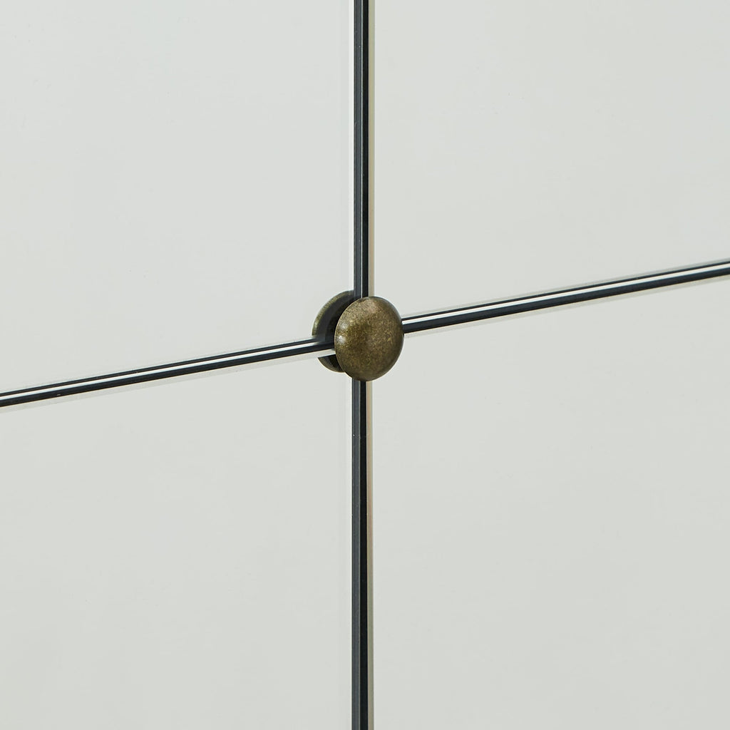 Miroir mural à panneaux argentés antiques Fantina par iNSPIRE Q Classic