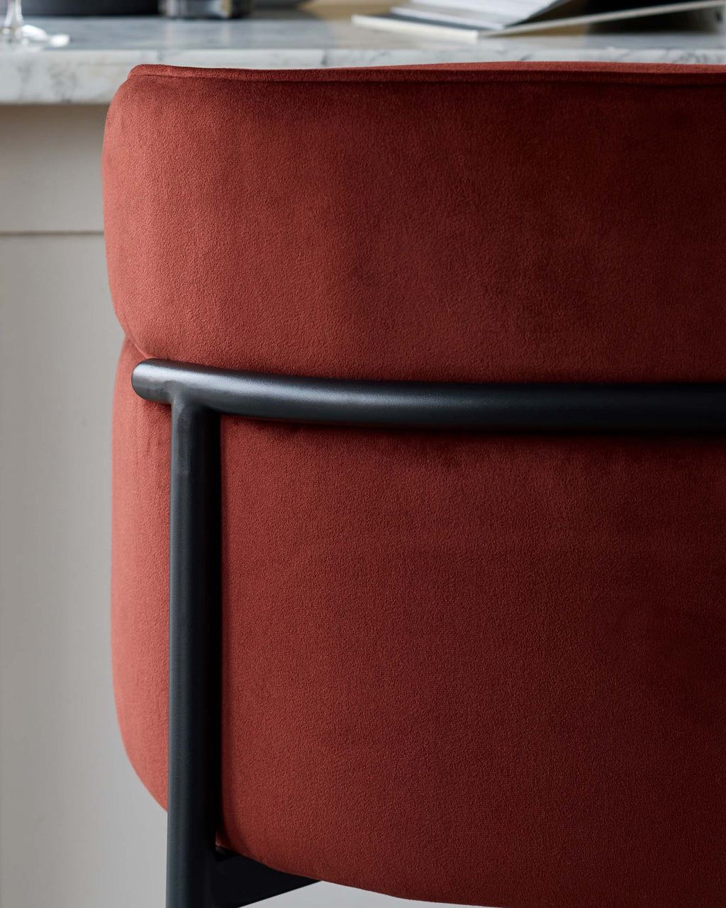 Tabouret de bar Felix en velours rouge caramel