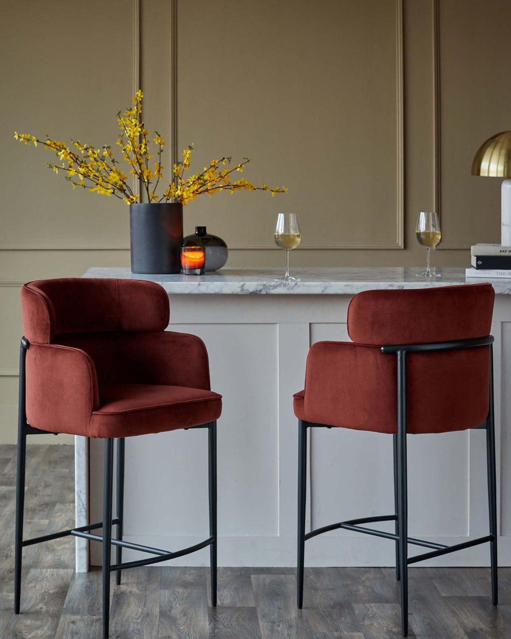 Tabouret de bar Felix en velours rouge caramel