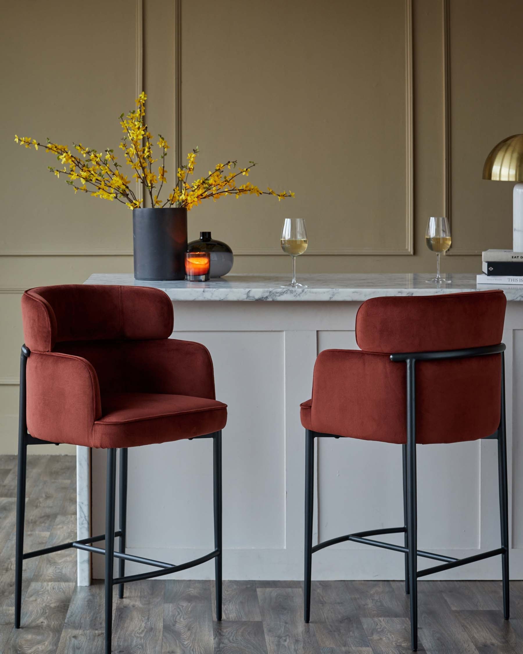 Tabouret de bar Felix en velours rouge caramel