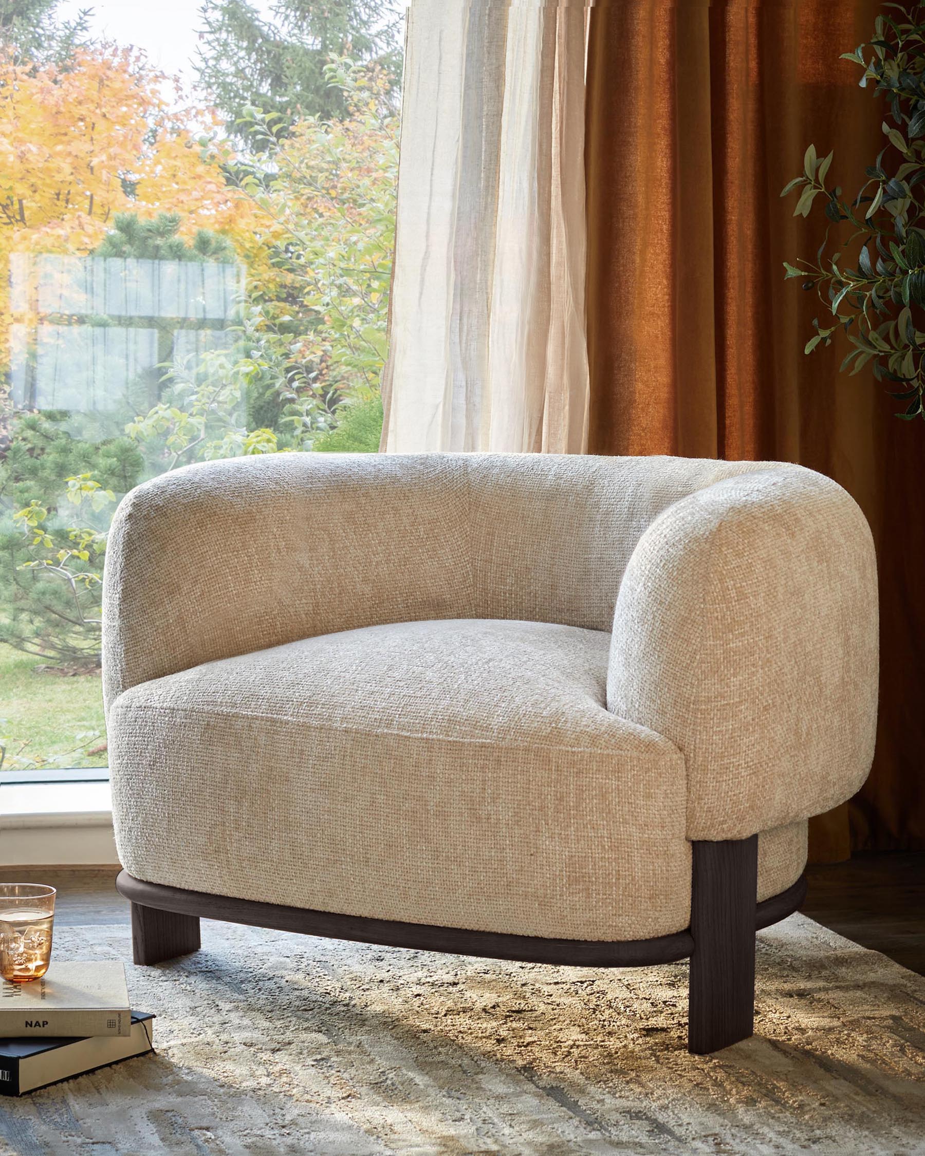 Fauteuil Florence en tissu naturel et bois foncé