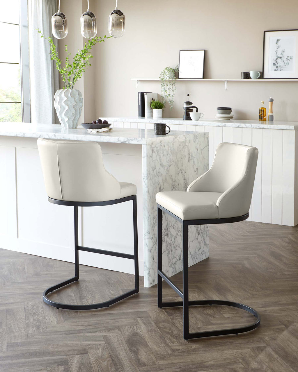 Tabouret de bar Form en similicuir gris clair