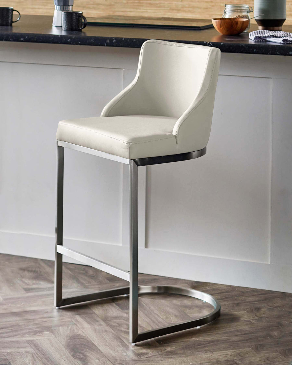 Tabouret de bar en similicuir gris clair et acier inoxydable avec dossier