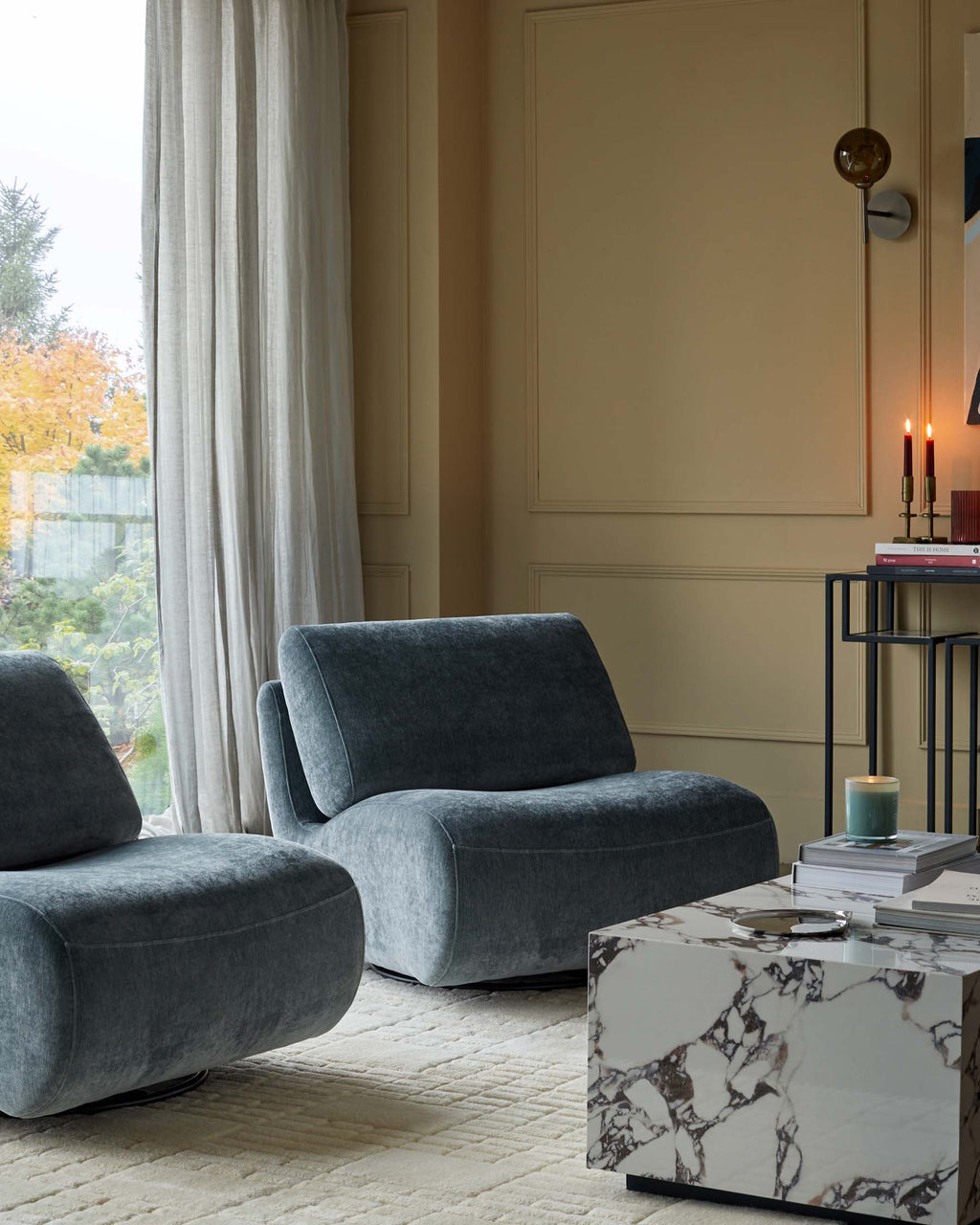 Fauteuil pivotant en tissu bleu-gris Frances