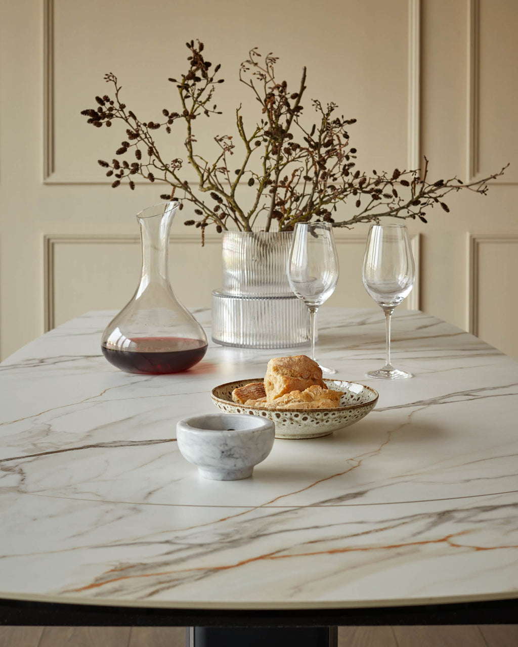 Table de salle à manger extensible Fraser en céramique naturelle, 4 à 6 places