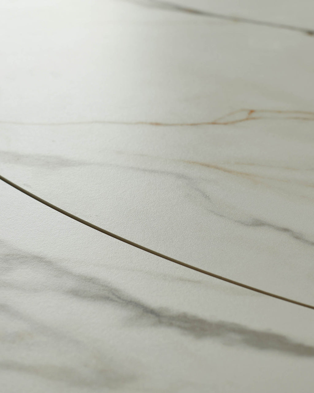 Table de salle à manger extensible Fraser en céramique naturelle, 4 à 6 places