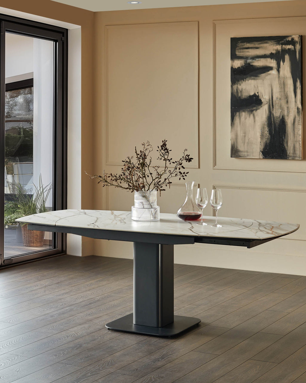 Table de salle à manger extensible Fraser en céramique naturelle, 4 à 6 places