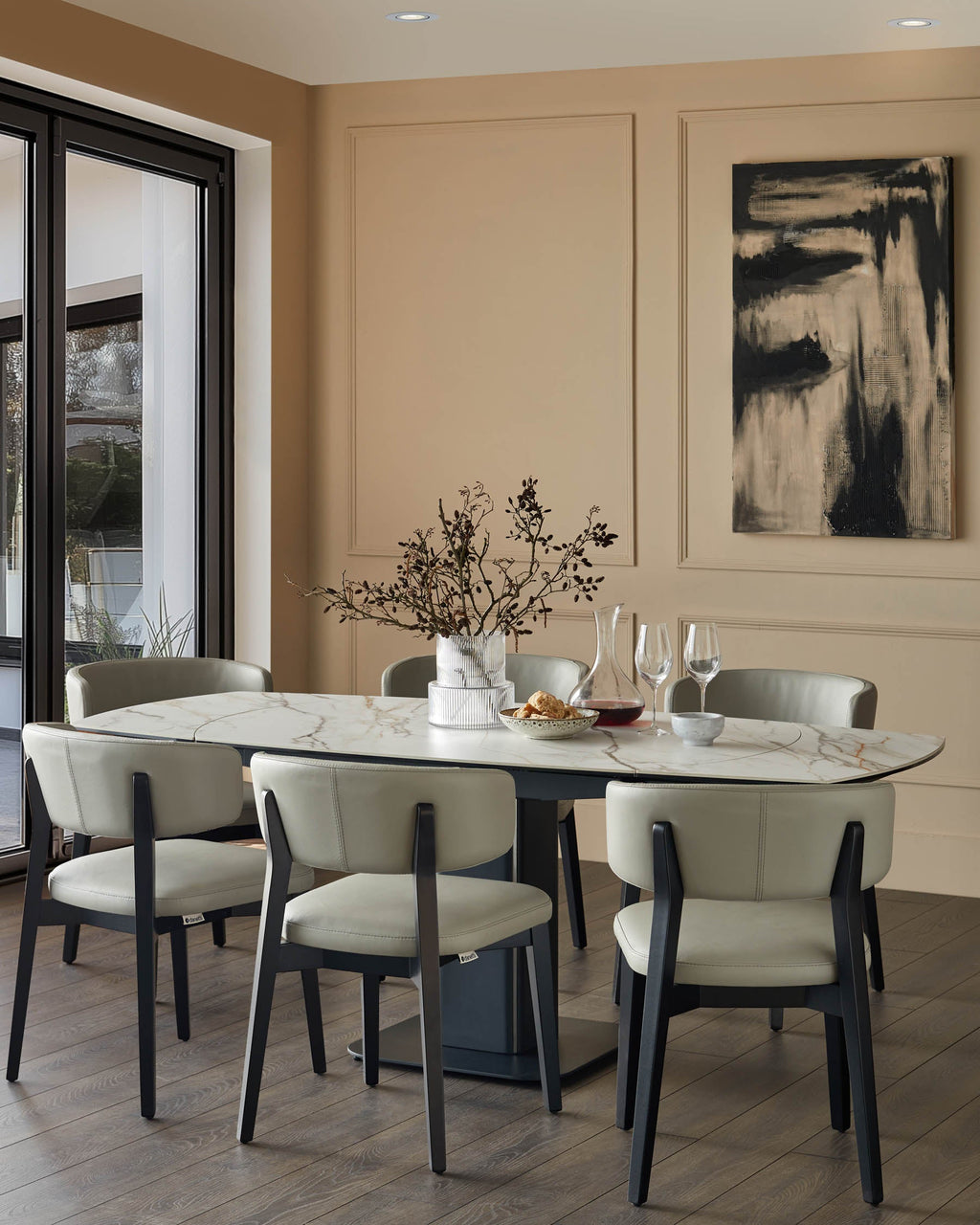 Table de salle à manger extensible Fraser en céramique naturelle, 4 à 6 places