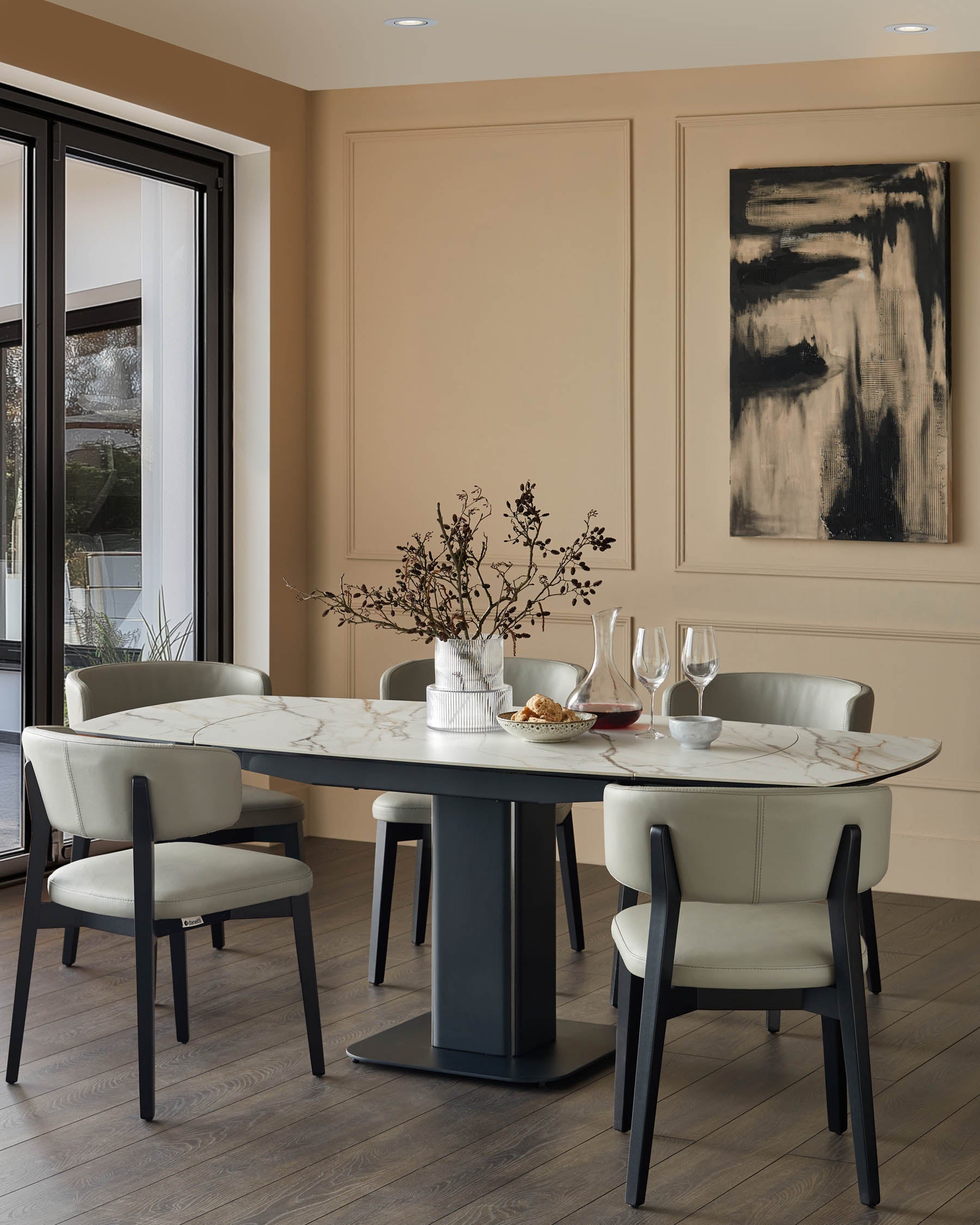 Table de salle à manger extensible Fraser en céramique naturelle, 4 à 6 places