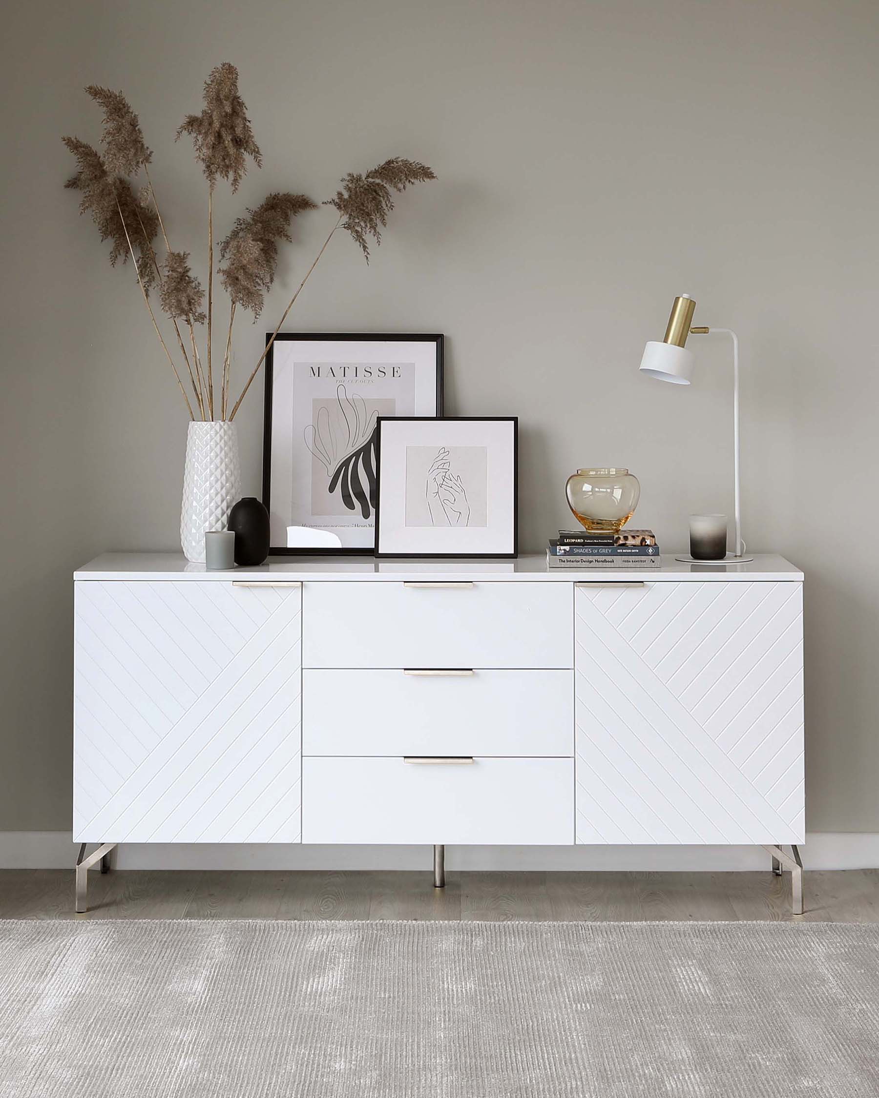 Buffet Geo grand format, blanc mat et acier inoxydable texturé