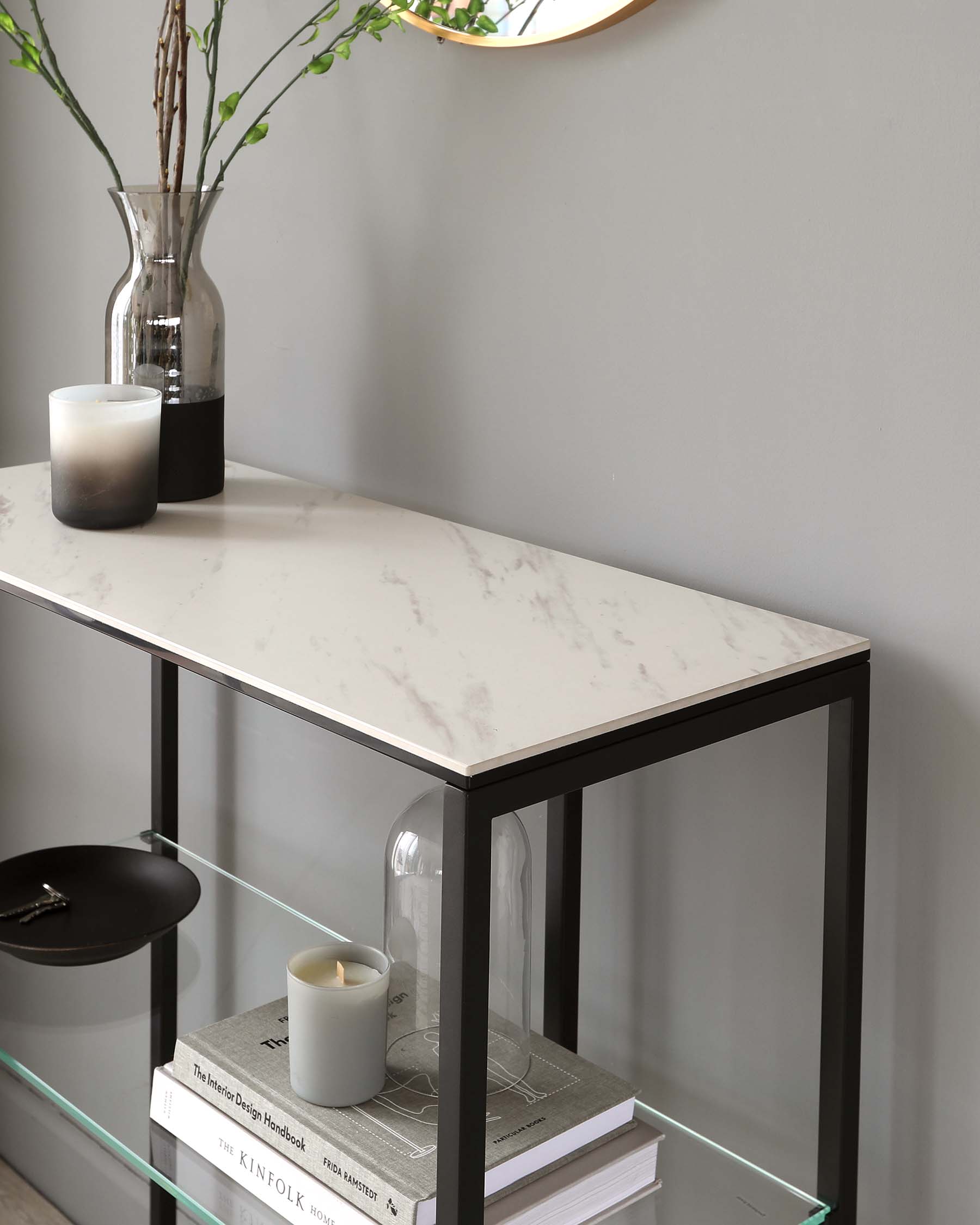 petite console en céramique marbrée blanche de Géorgie