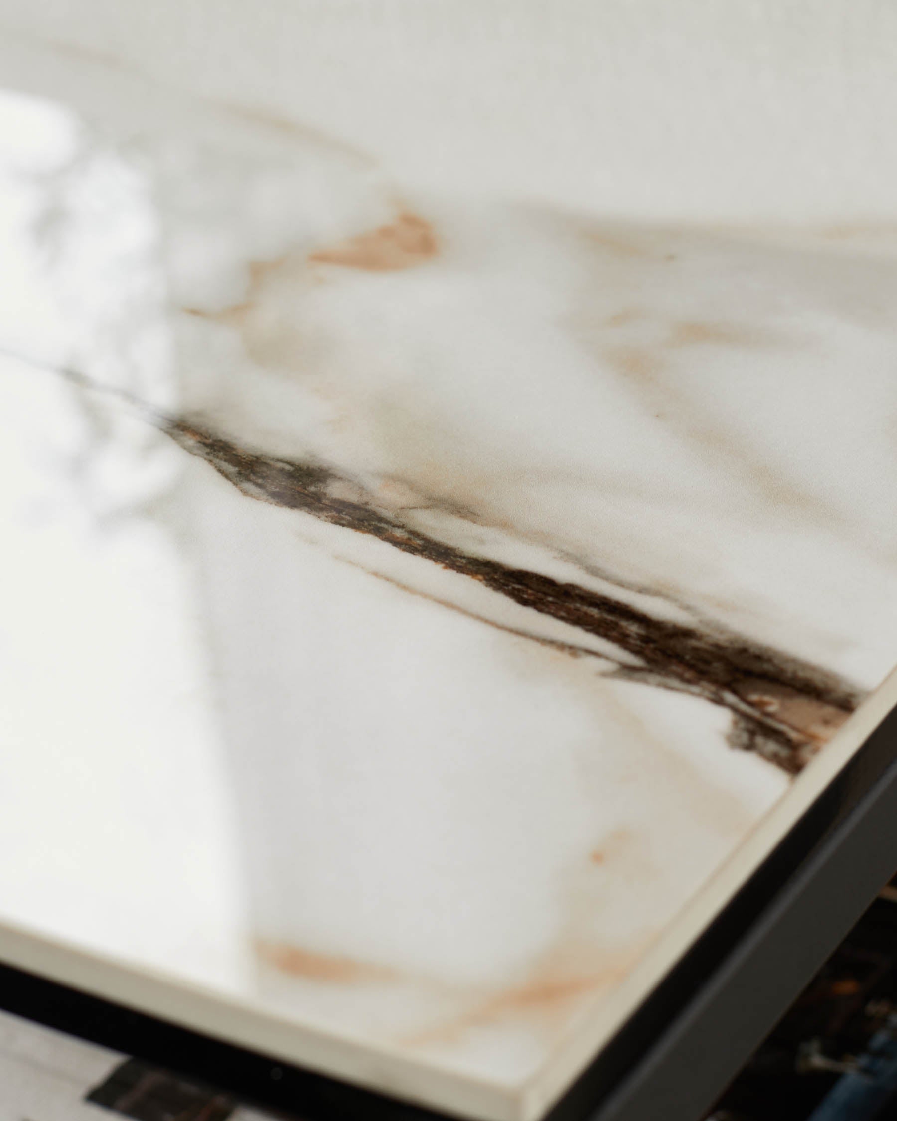 Table d'appoint en céramique naturelle de Géorgie