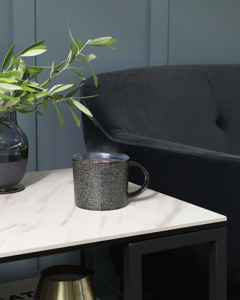 Table d'appoint en céramique marbrée blanche de Géorgie